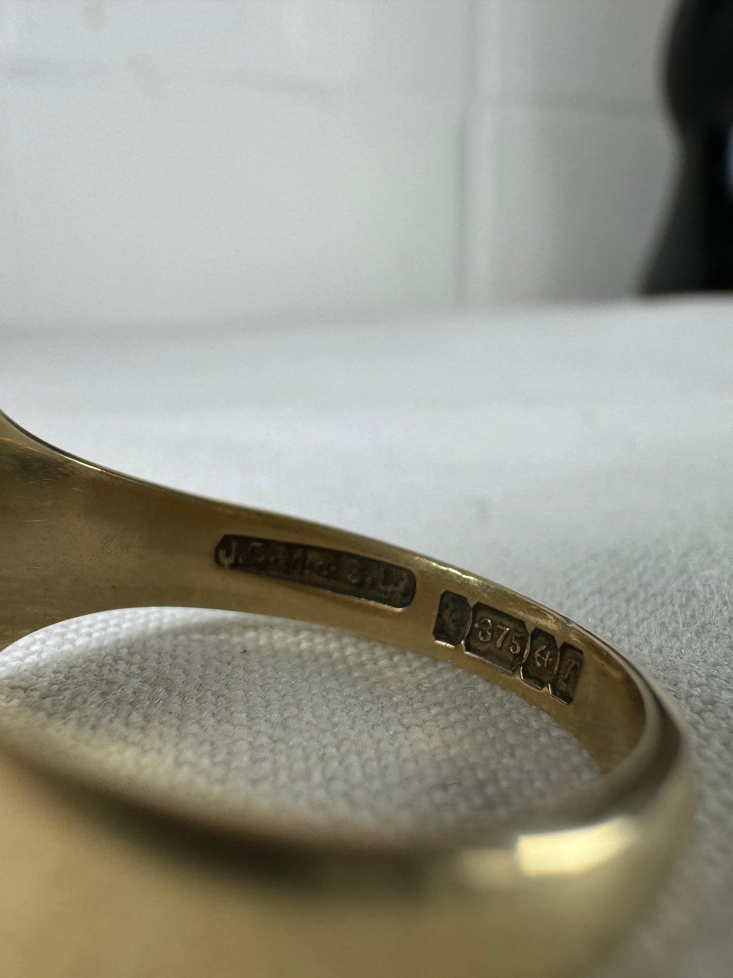 Vintage 9ct Yellow Gold Square Signet Ring
