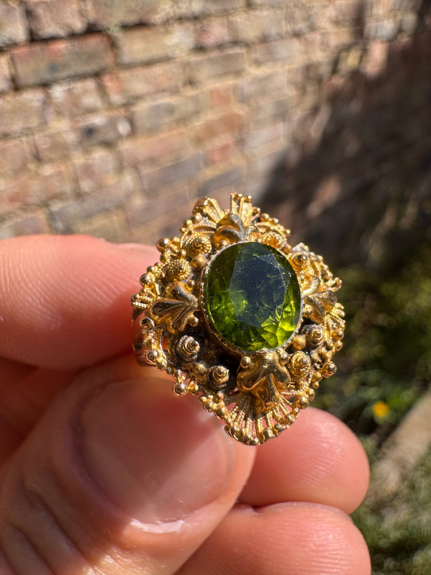 18ct Cheridot Broach on 9ct Ring
