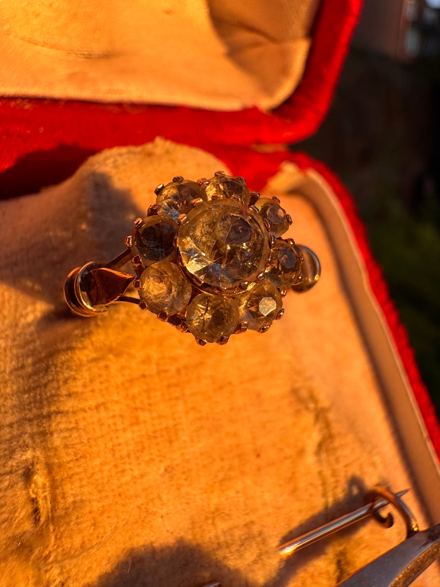 Mid-Century Italian Costume Jewellery Set – Opalescent Brooch & Faux Diamond Ring (c.1950s–60s)
(Found my house in Sicily )