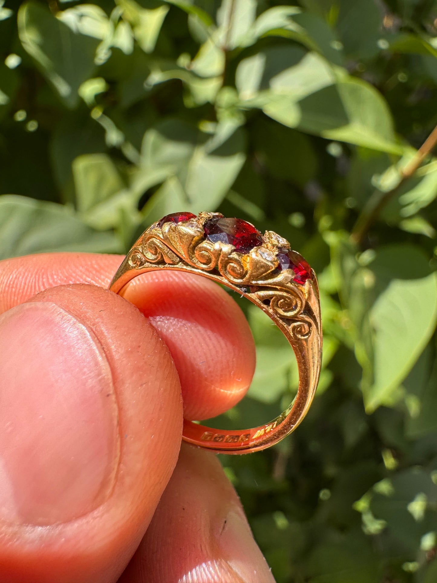 18ct Yellow Gold Garnet Ring