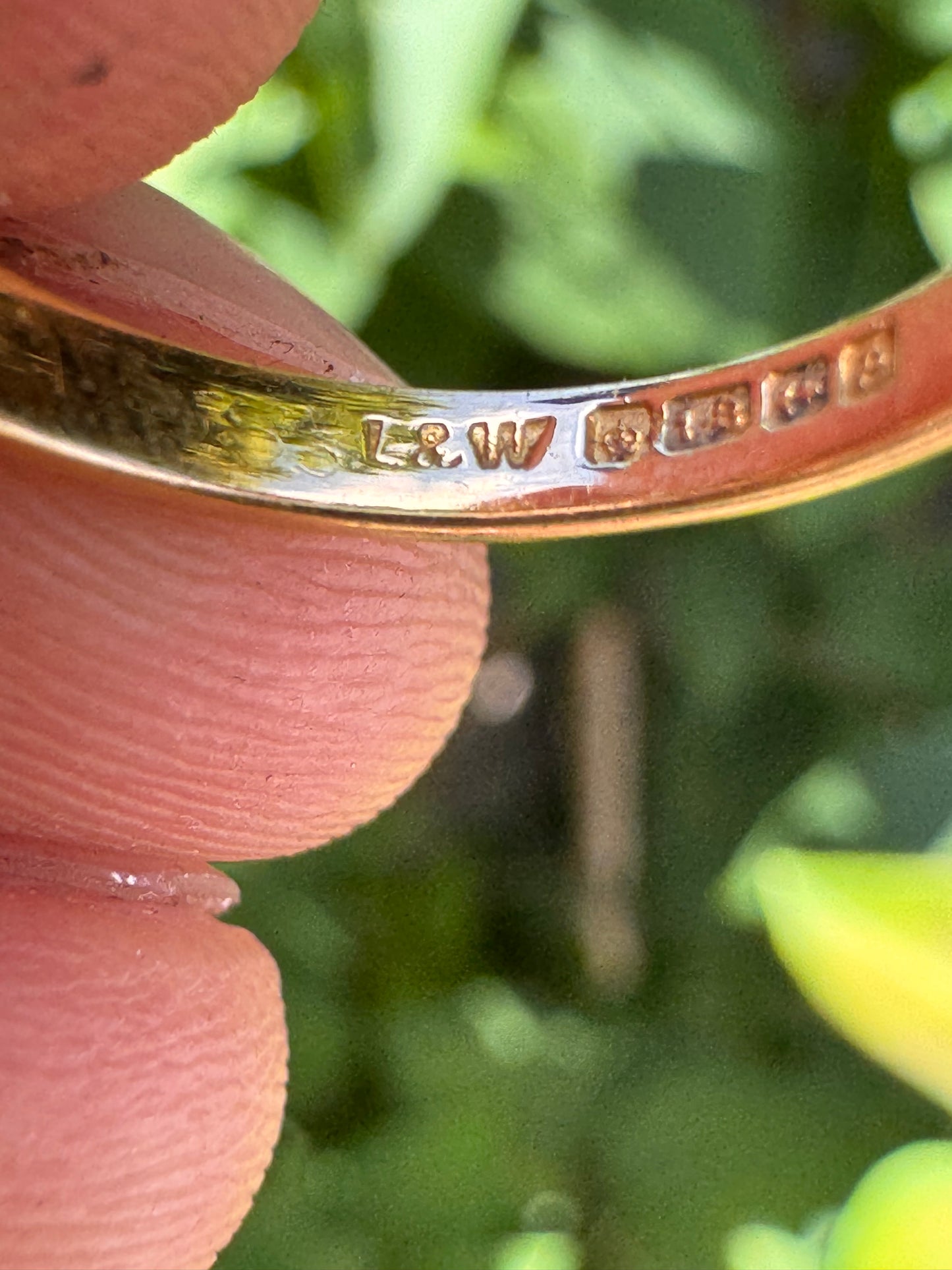 18ct Yellow Gold Garnet Ring