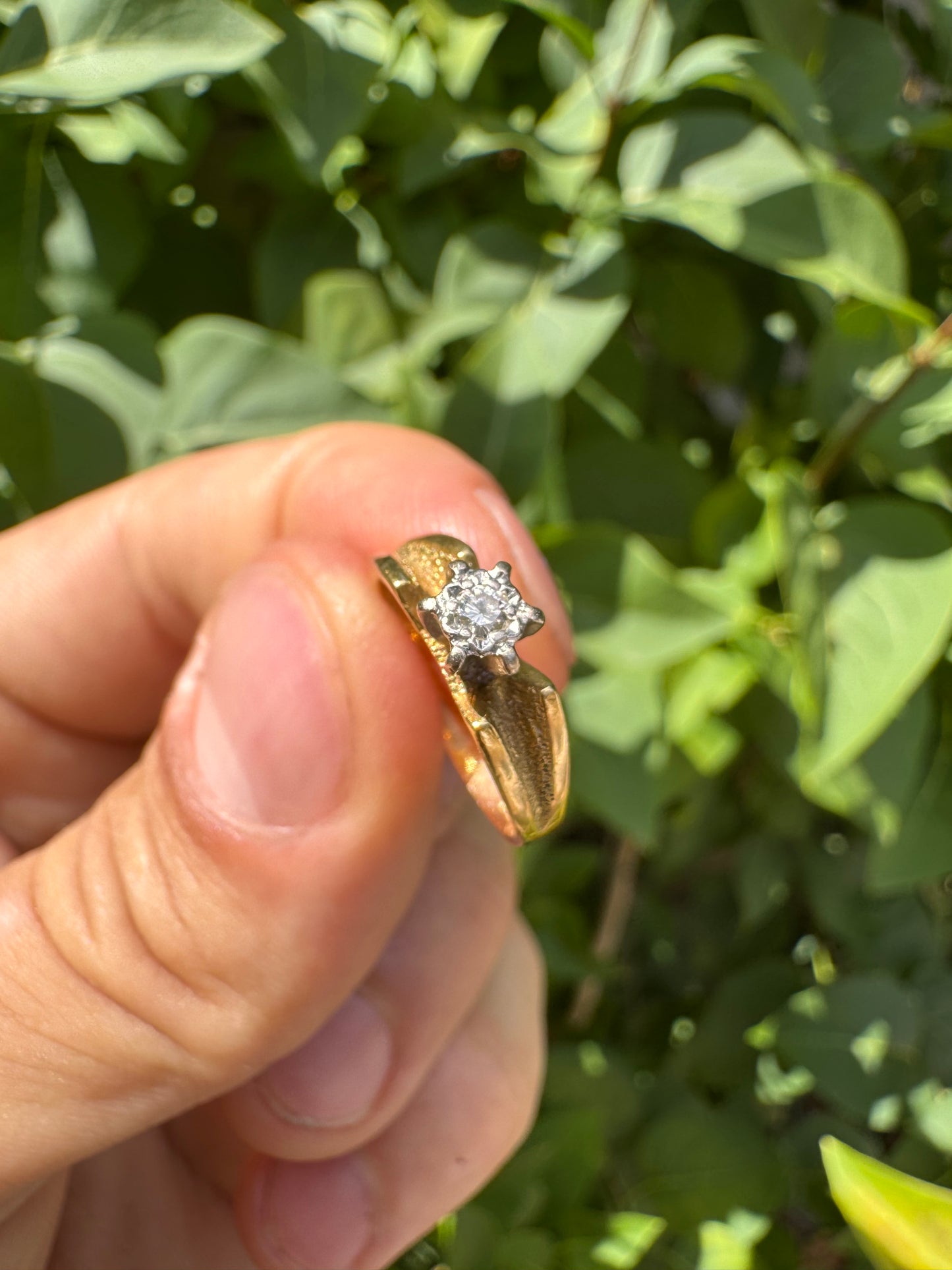 18ct Yellow Gold Diamond Ring