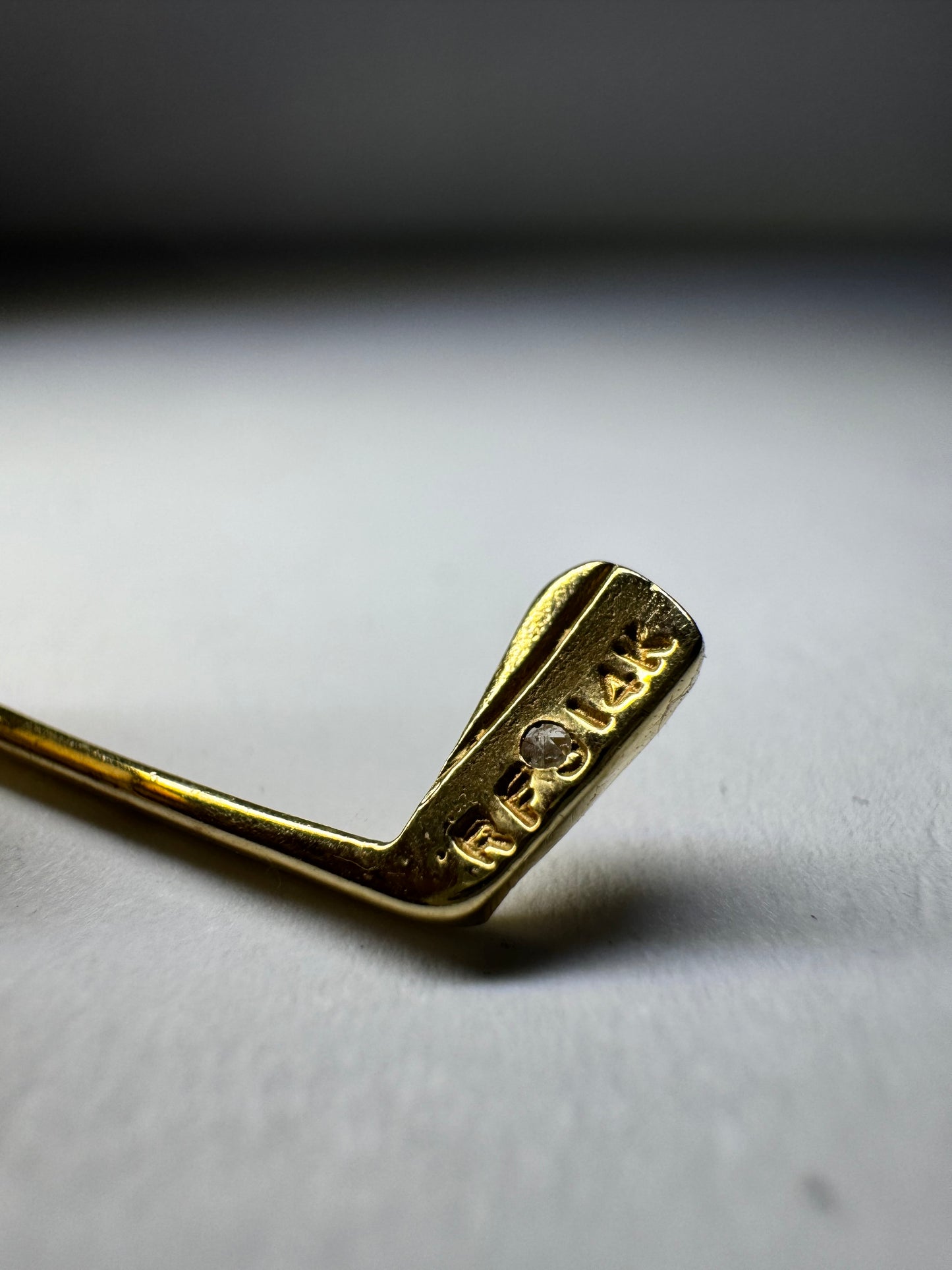 14ct Yellow Gold Diamond Golf Club Tie Pin