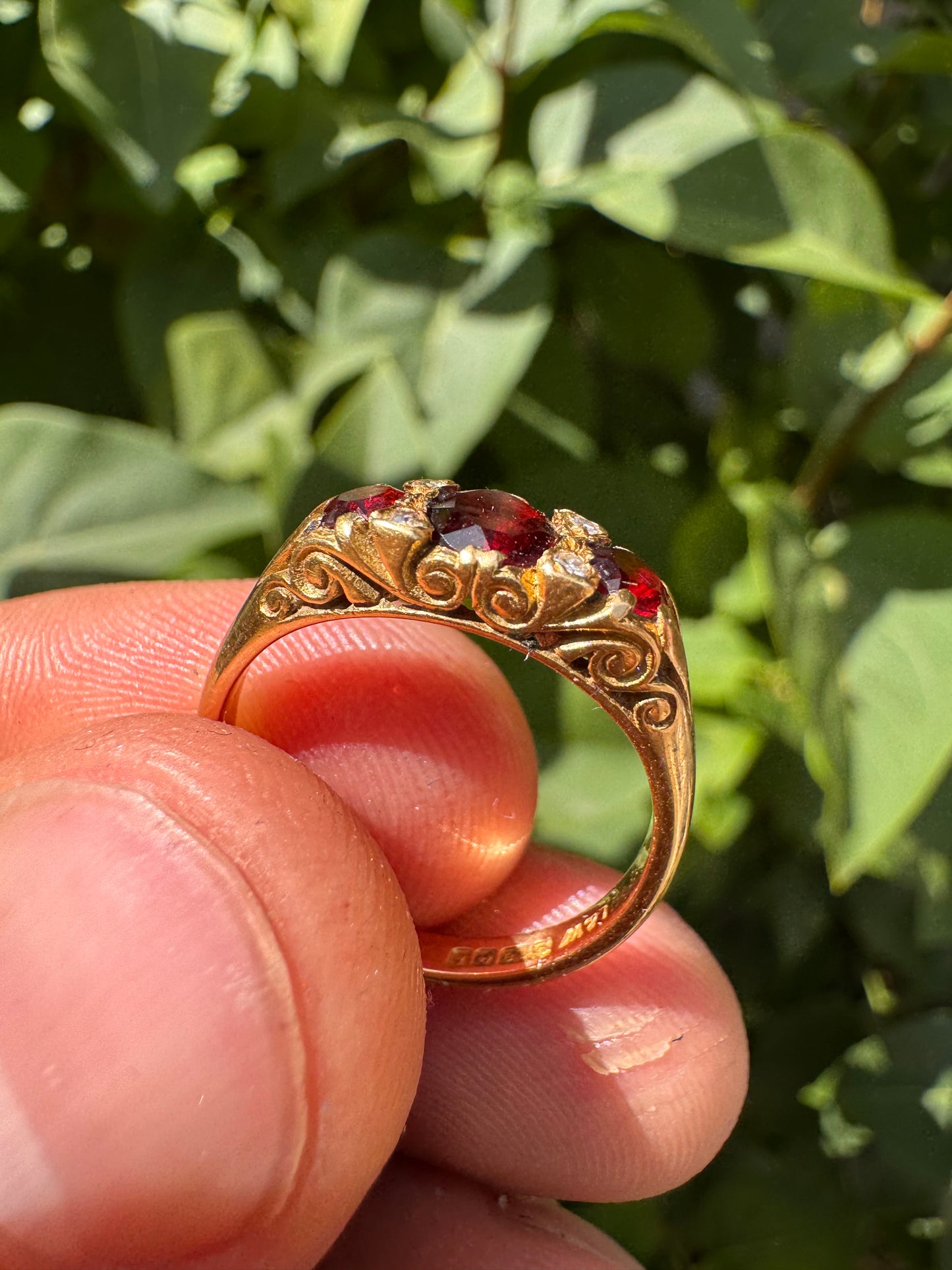 18ct Yellow Gold Garnet Ring