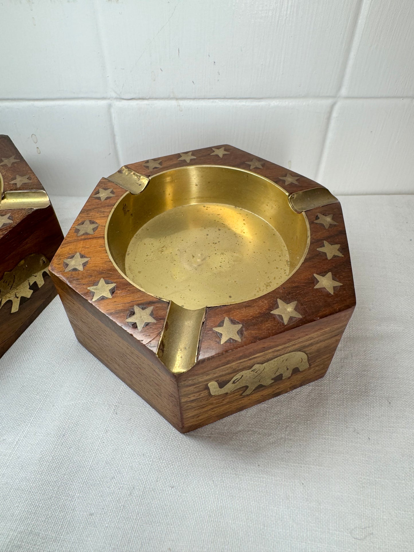 Vintage 10cm Teak Wood Brass Inlaid Elephant Stars 3 Smoker Ashtrays x2