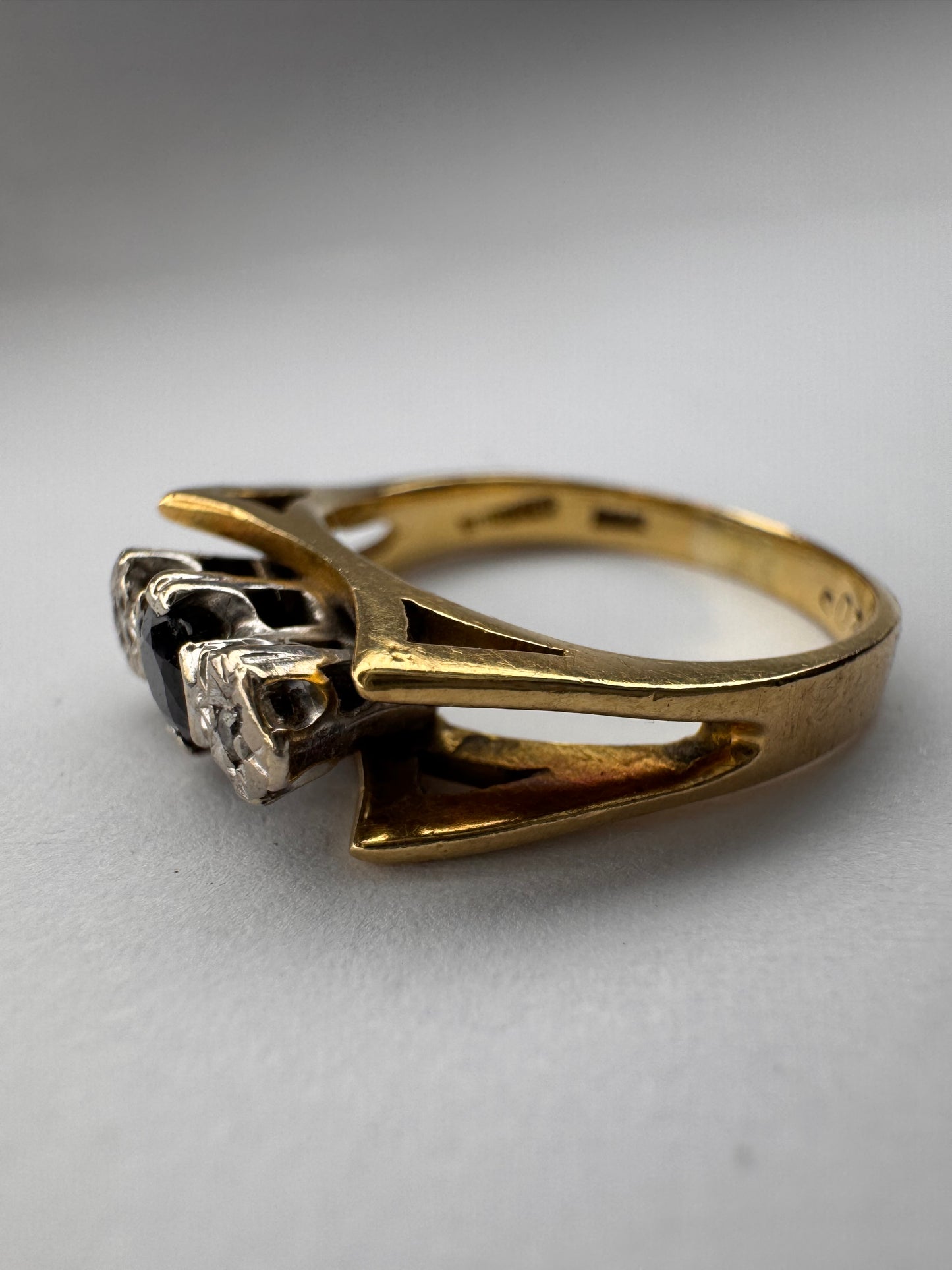 18ct Sapphire Diamond Trilogy Yellow Gold Ring