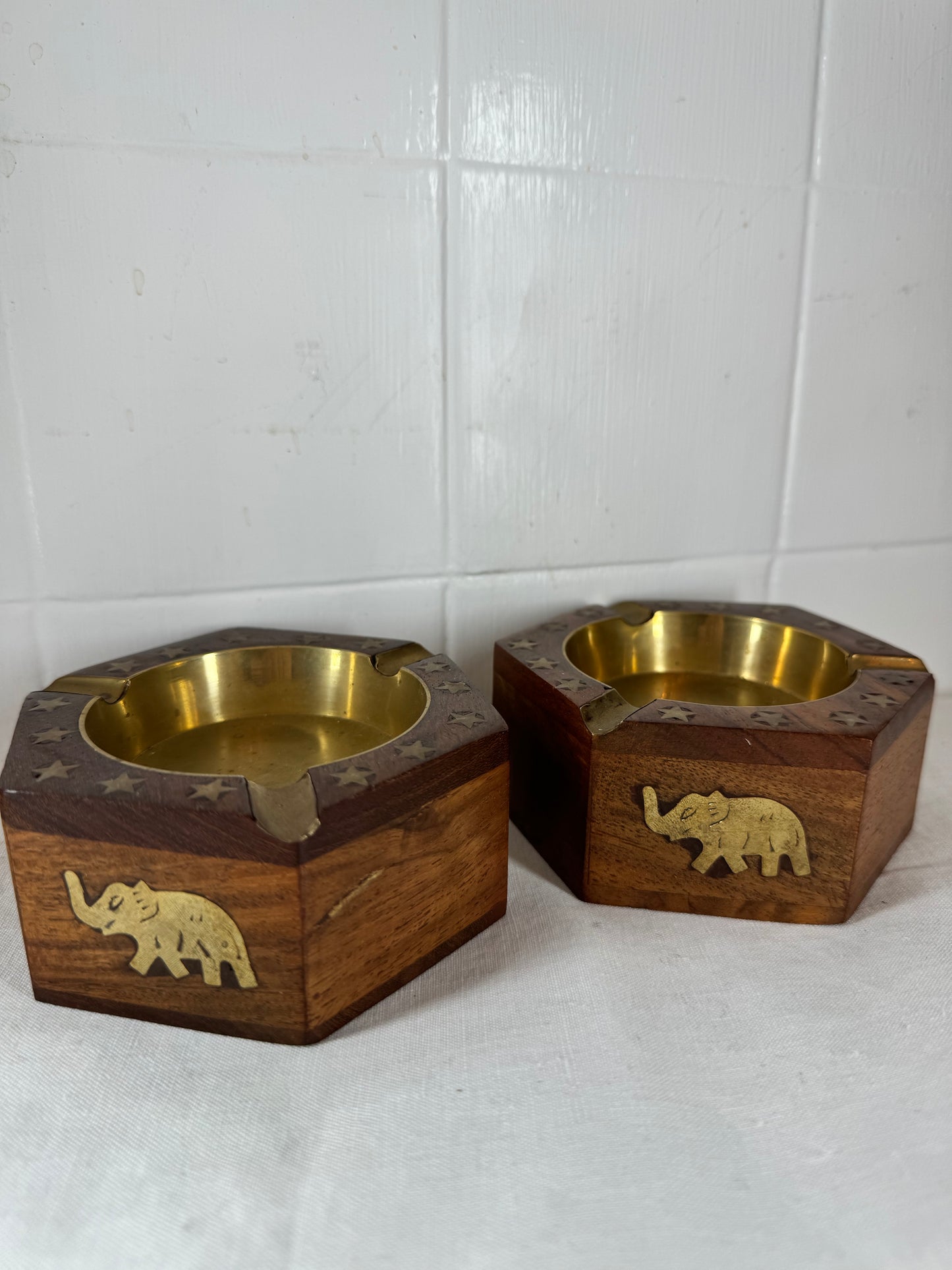 Vintage 10cm Teak Wood Brass Inlaid Elephant Stars 3 Smoker Ashtrays x2