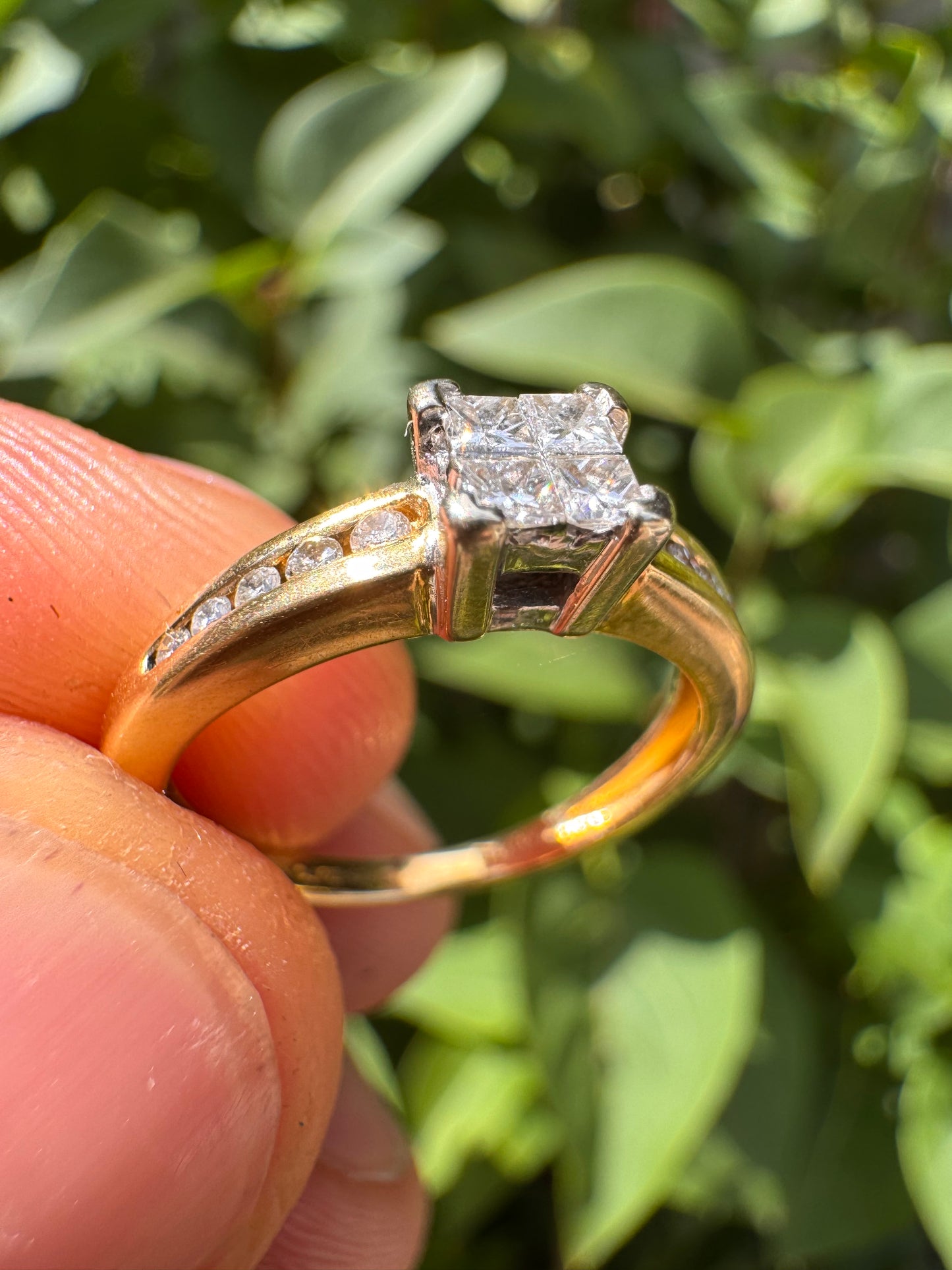 18ct Diamond Yellow Gold and Platinum (setting) Ring