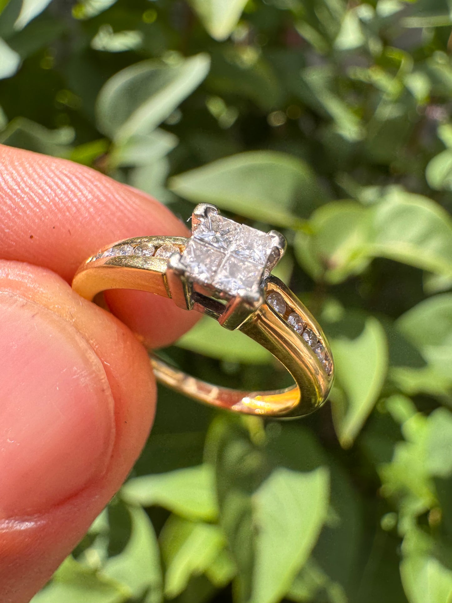18ct Diamond Yellow Gold and Platinum (setting) Ring