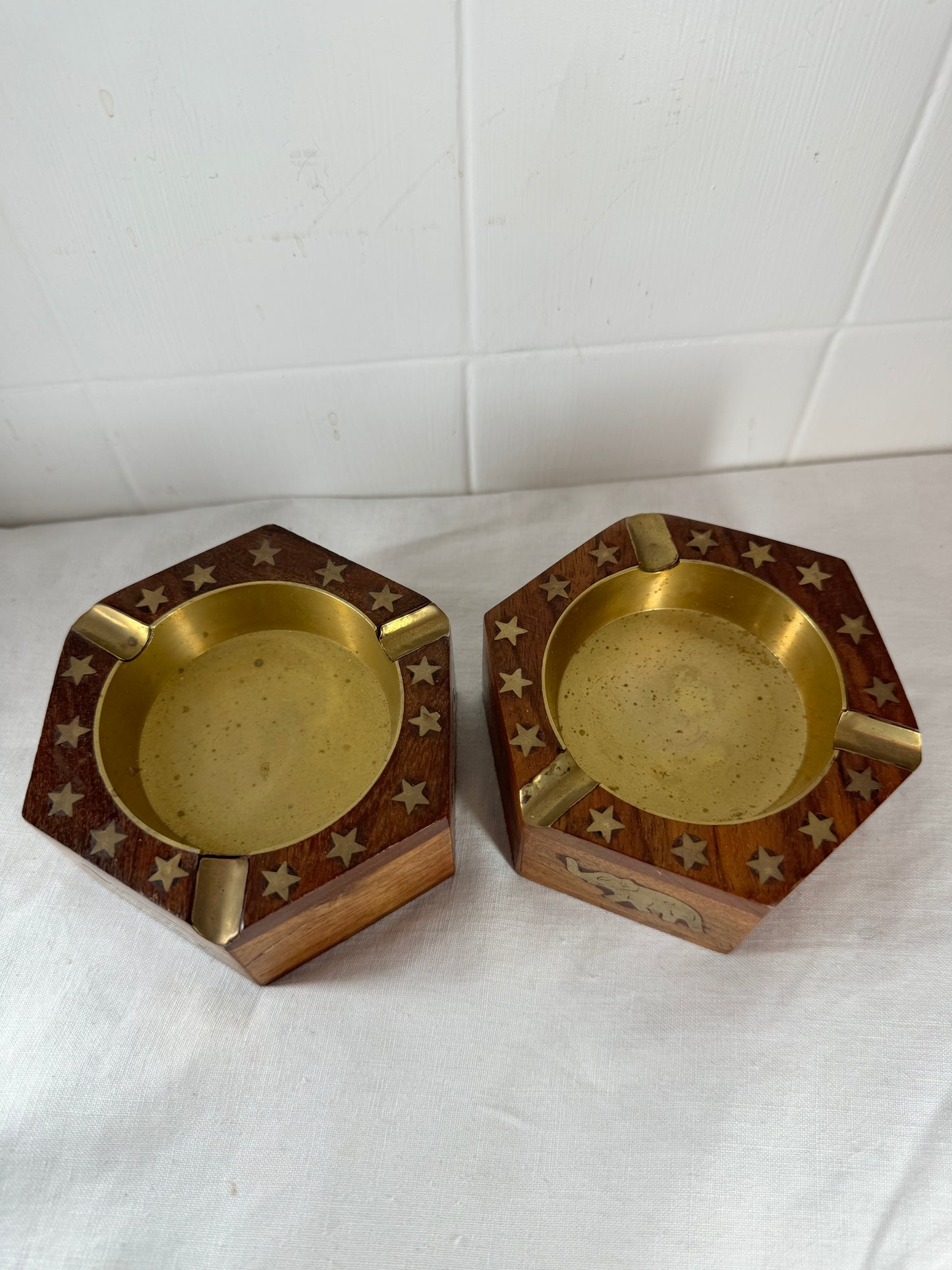 Vintage 10cm Teak Wood Brass Inlaid Elephant Stars 3 Smoker Ashtrays x2