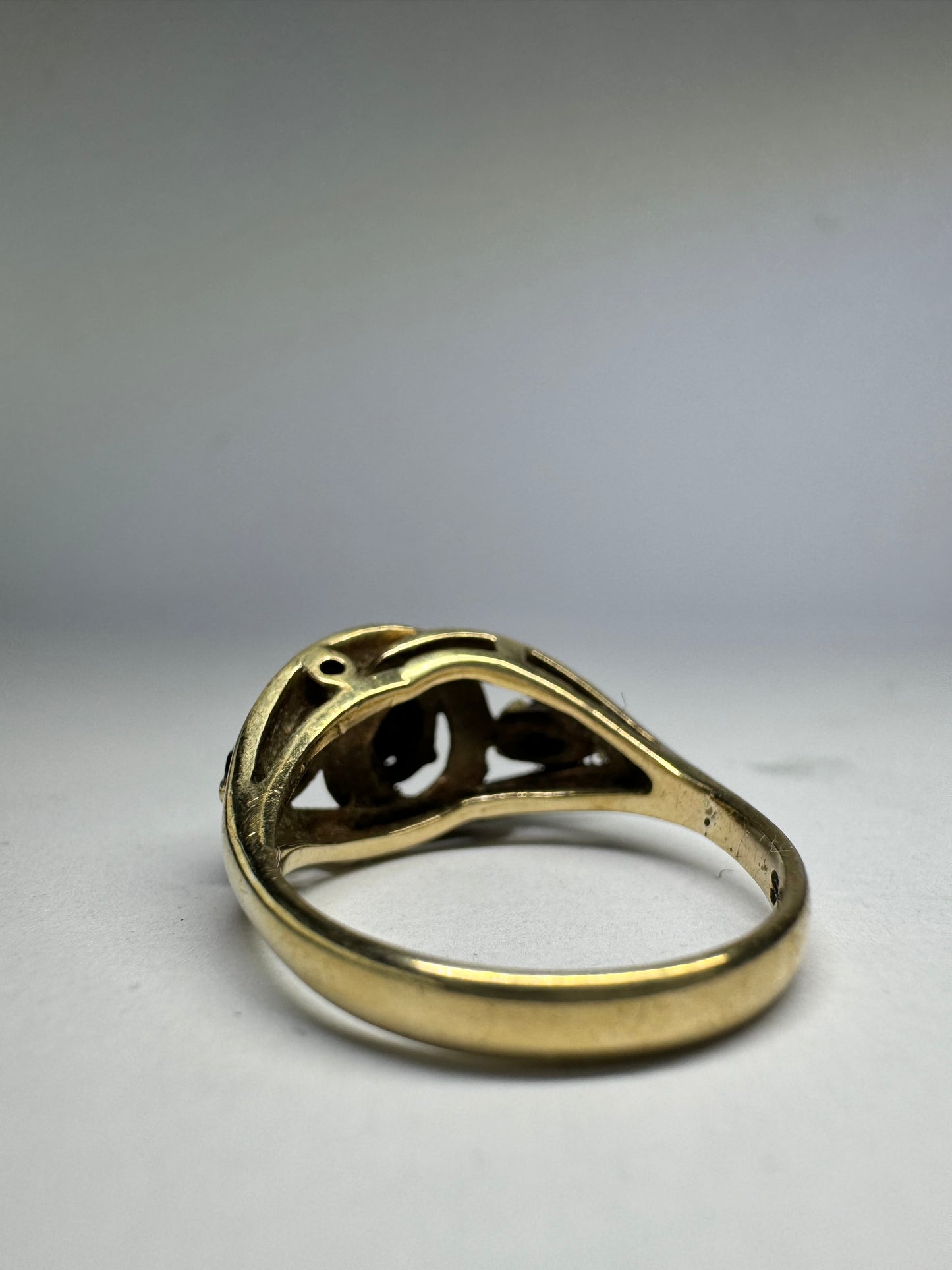 Vintage 9ct Yellow Gold Sapphire Trilogy Ring