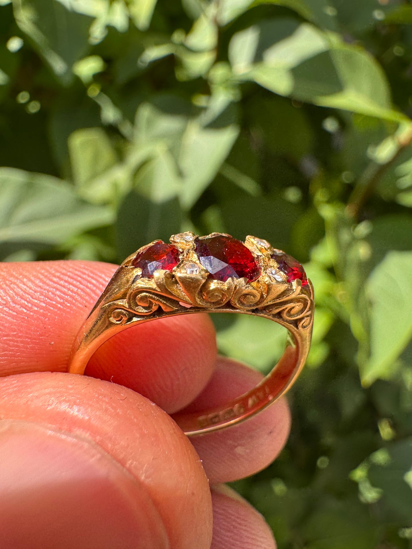 18ct Yellow Gold Garnet Ring