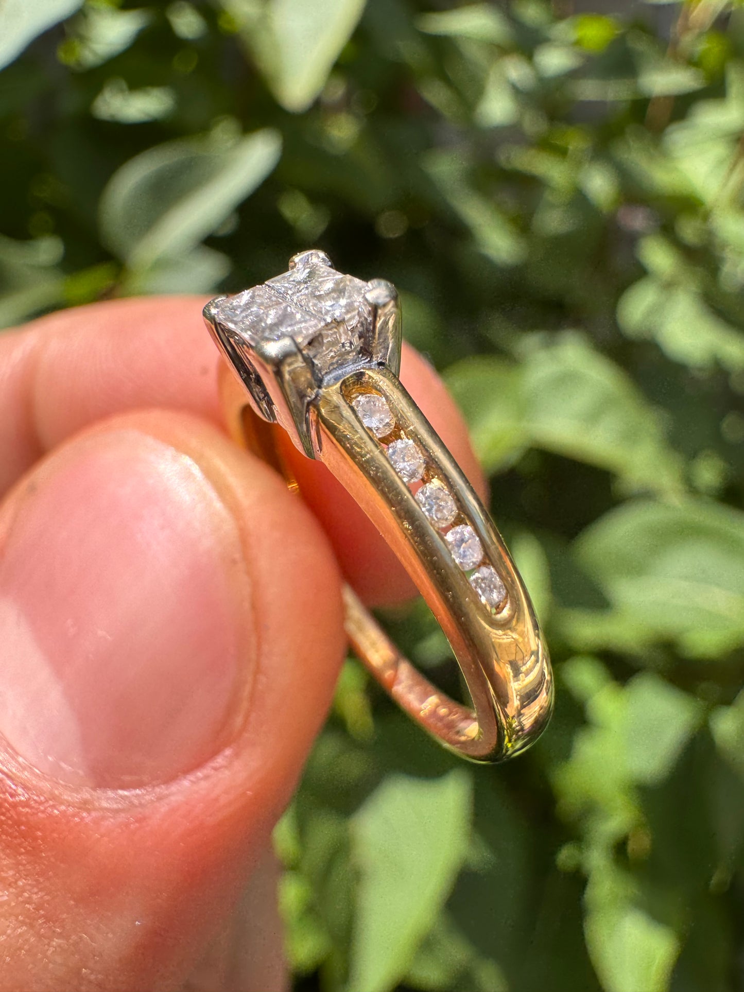 18ct Diamond Yellow Gold and Platinum (setting) Ring