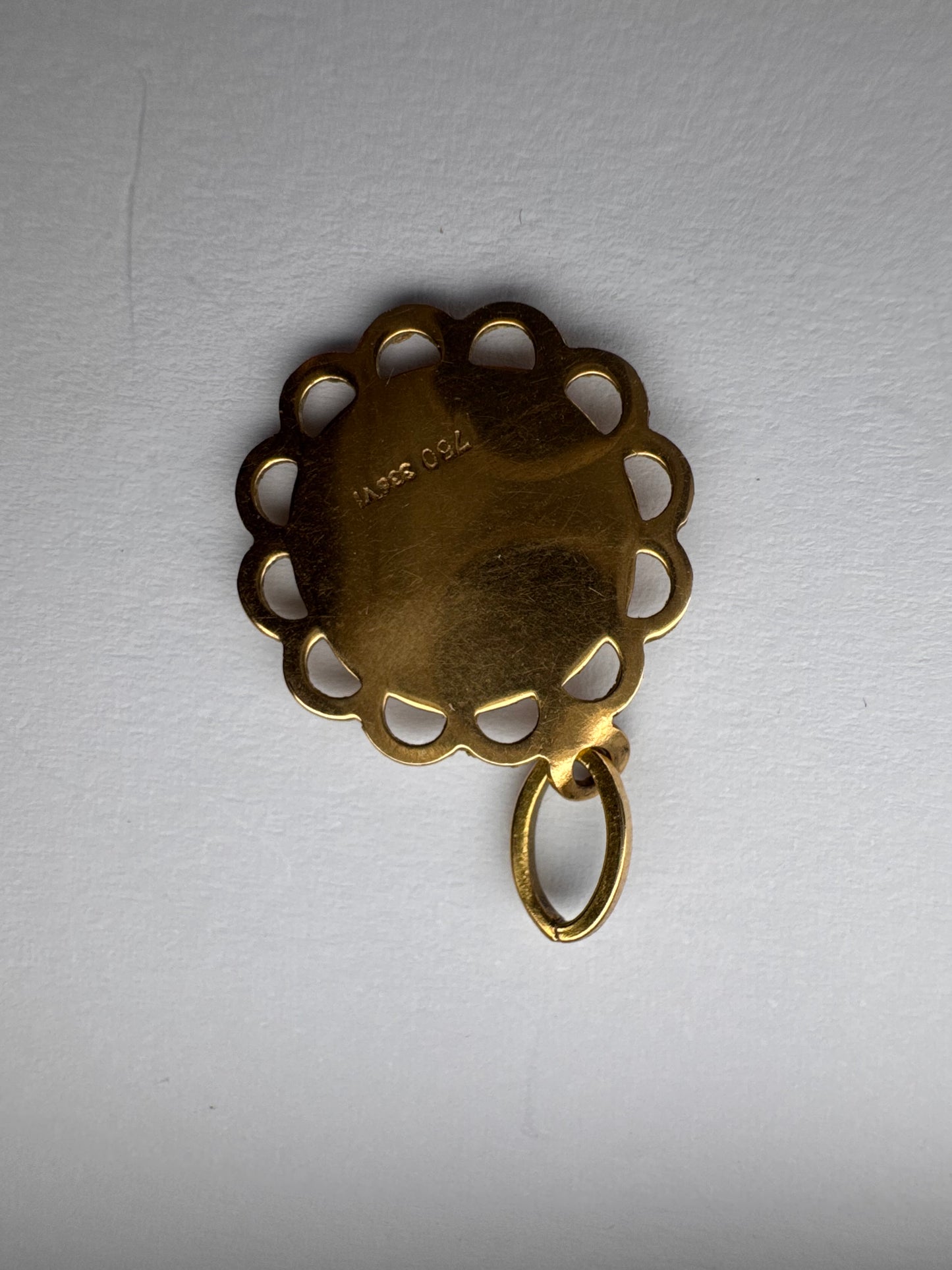 18ct Gold Saudi Pendant