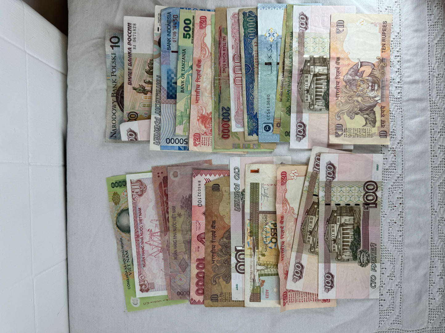 Random old / new world bank notes job lot