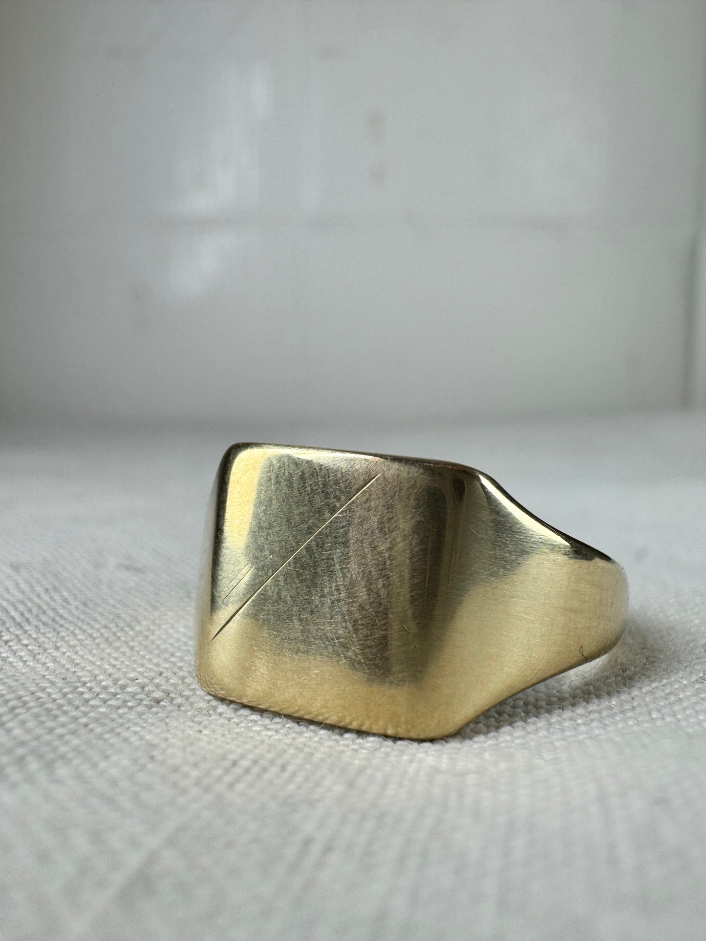 Vintage 9ct Yellow Gold Square Signet Ring