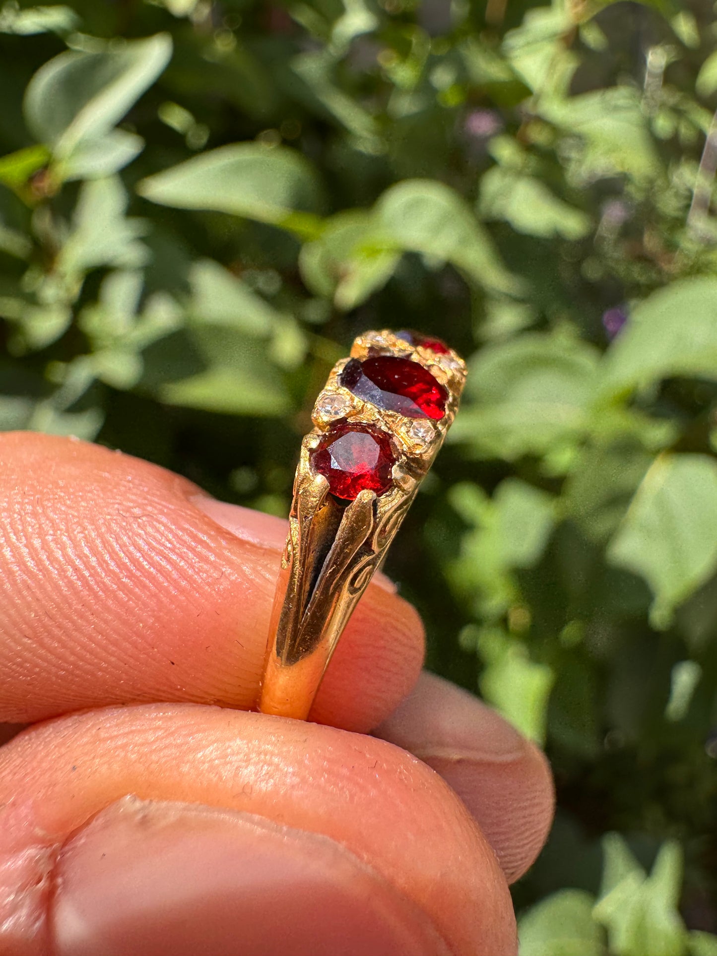 18ct Yellow Gold Garnet Ring