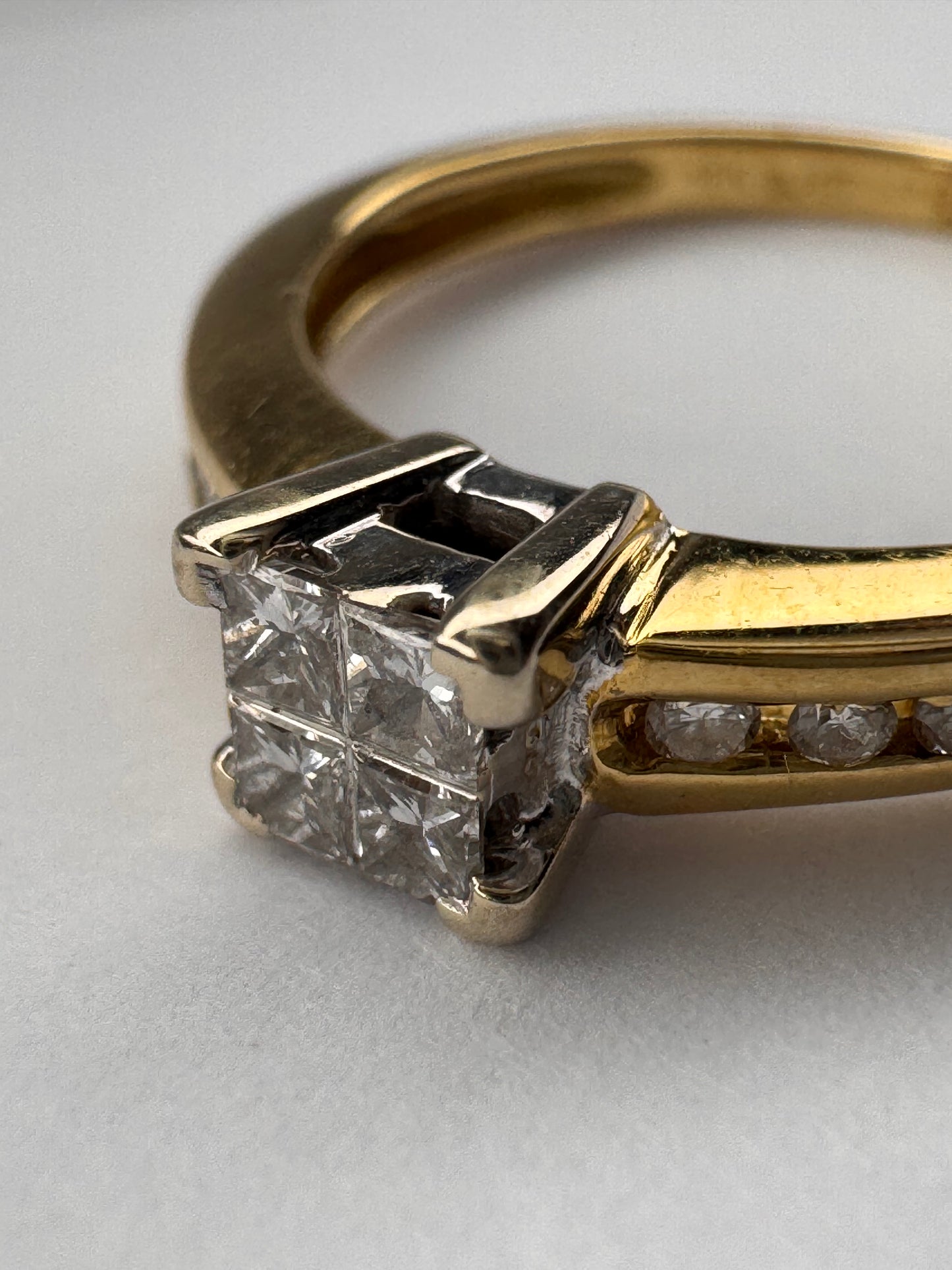 18ct Diamond Yellow Gold and Platinum (setting) Ring