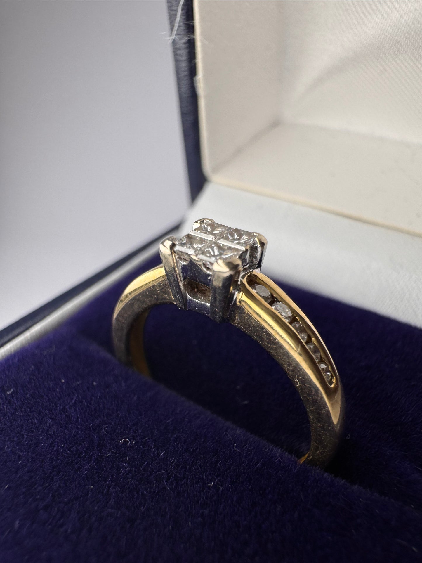18ct Diamond Yellow Gold and Platinum (setting) Ring