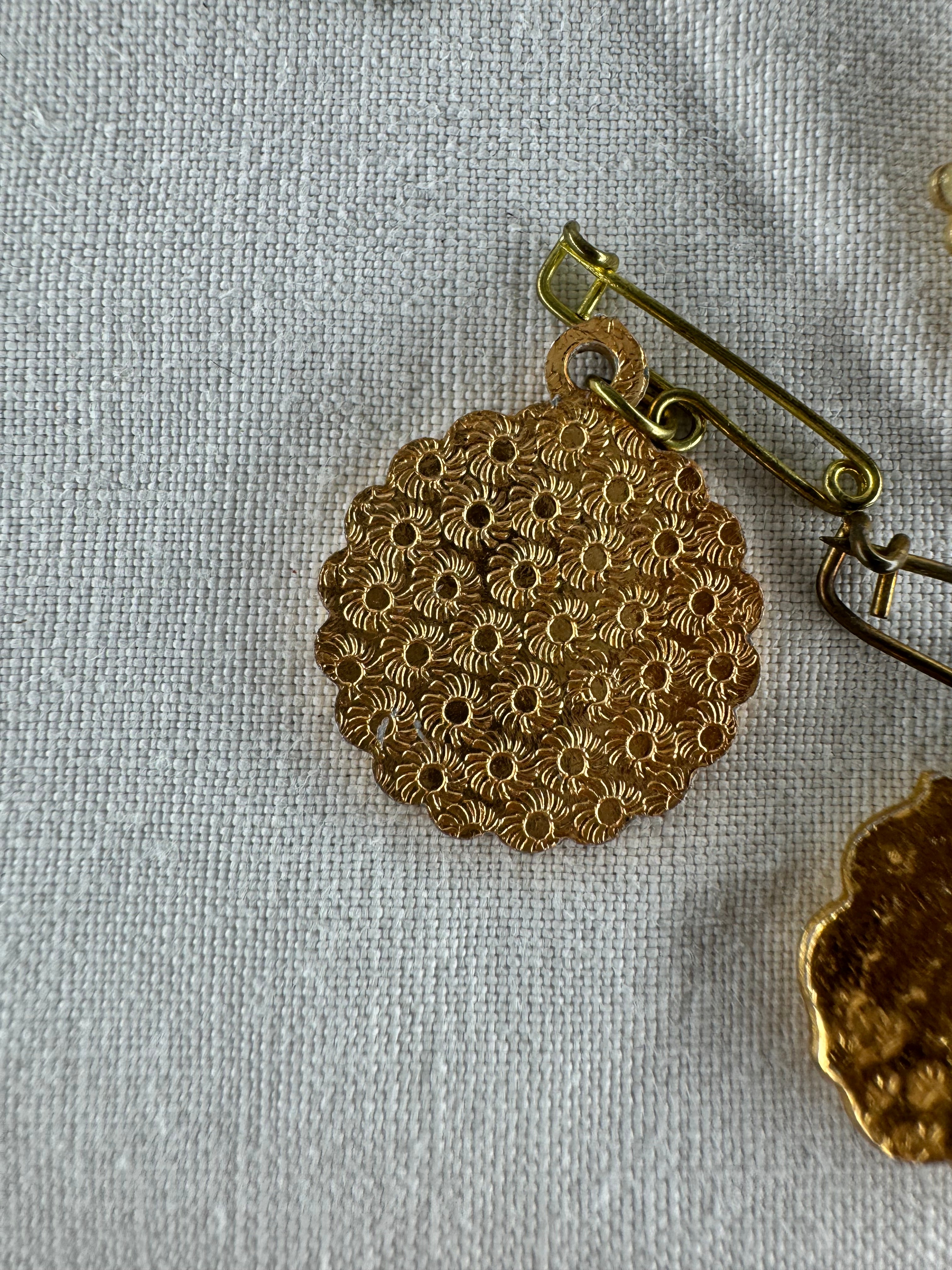 9 Vintage Religious Pin Badges joblot (SICILY HOUSE)