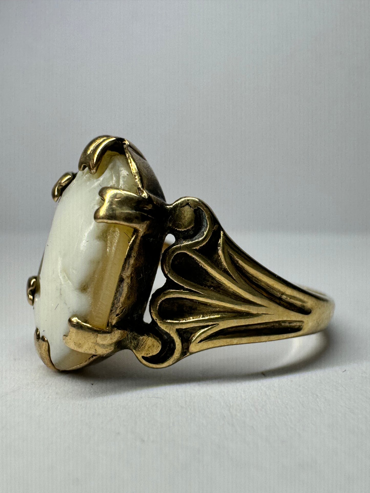 Vintage 9ct Yellow Gold Cameo Ring