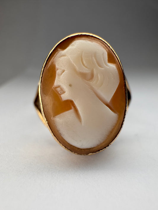 Vintage 9ct Cameo Yellow Gold Ring