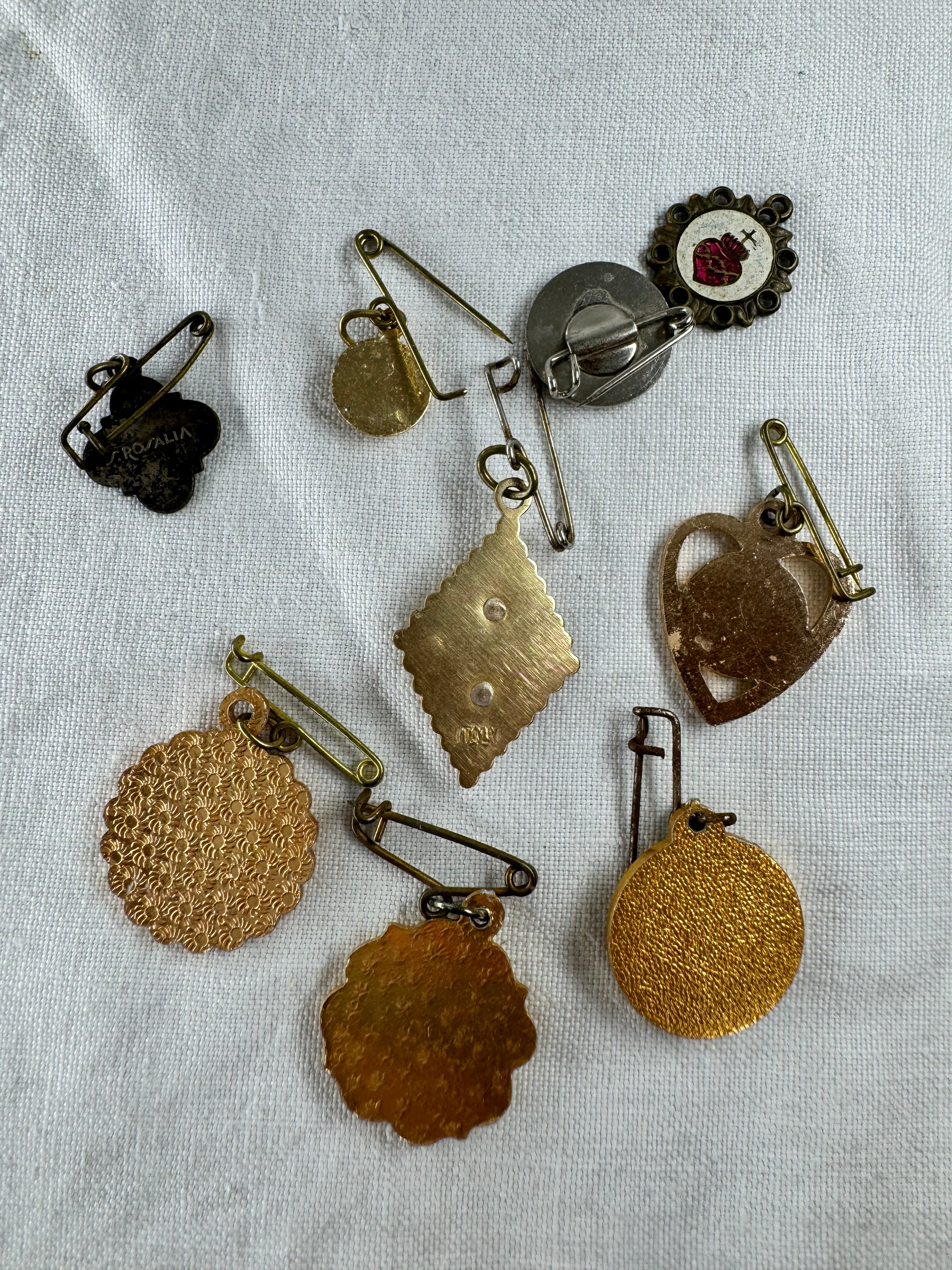 9 Vintage Religious Pin Badges joblot (SICILY HOUSE)