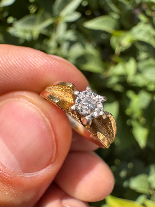 18ct Yellow Gold Diamond Ring