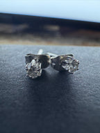 18ct White Gold Diamond Earrings 0.1ct (approx each)