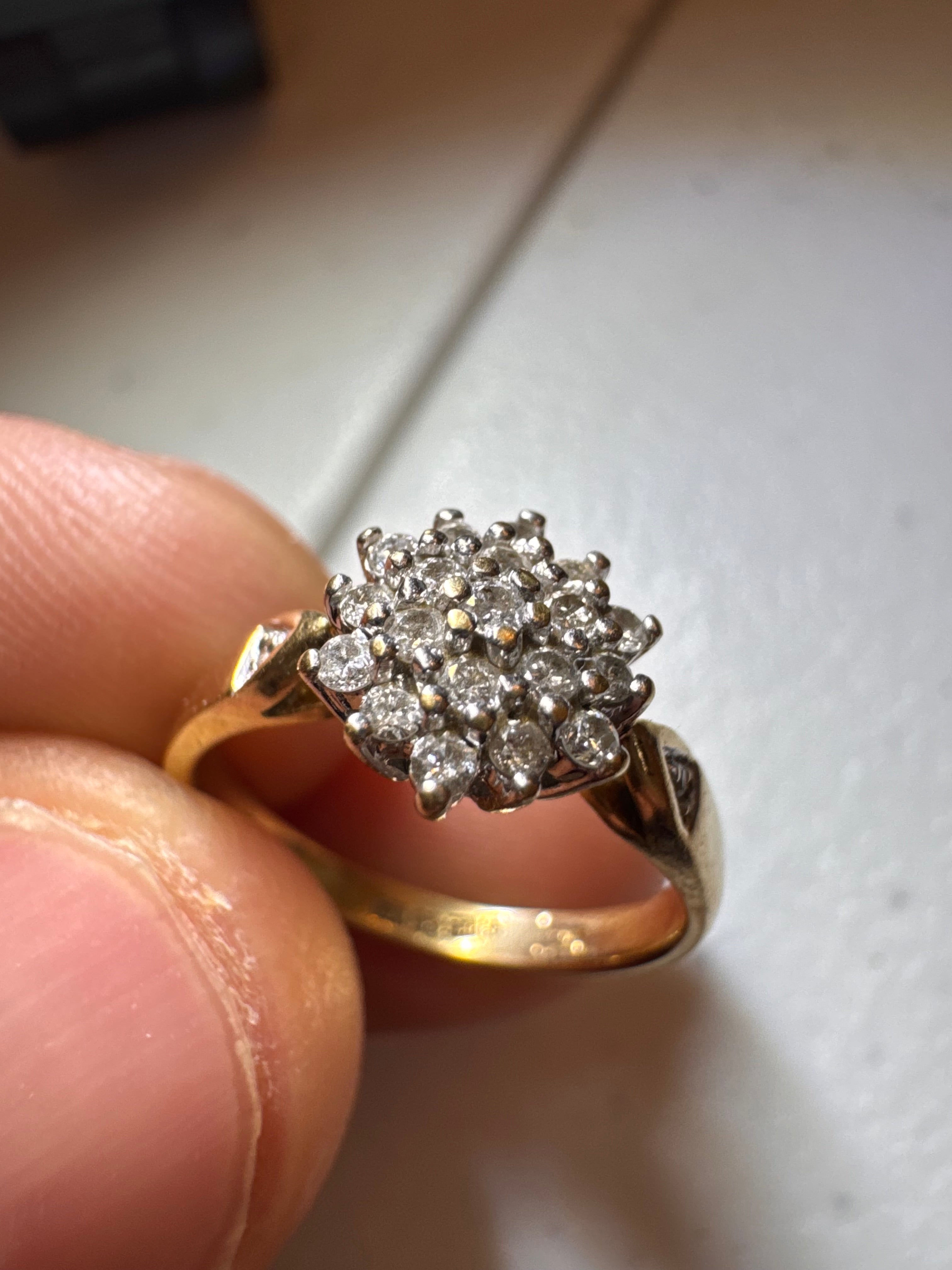 18ct Yellow Gold Diamond Cluster Ring