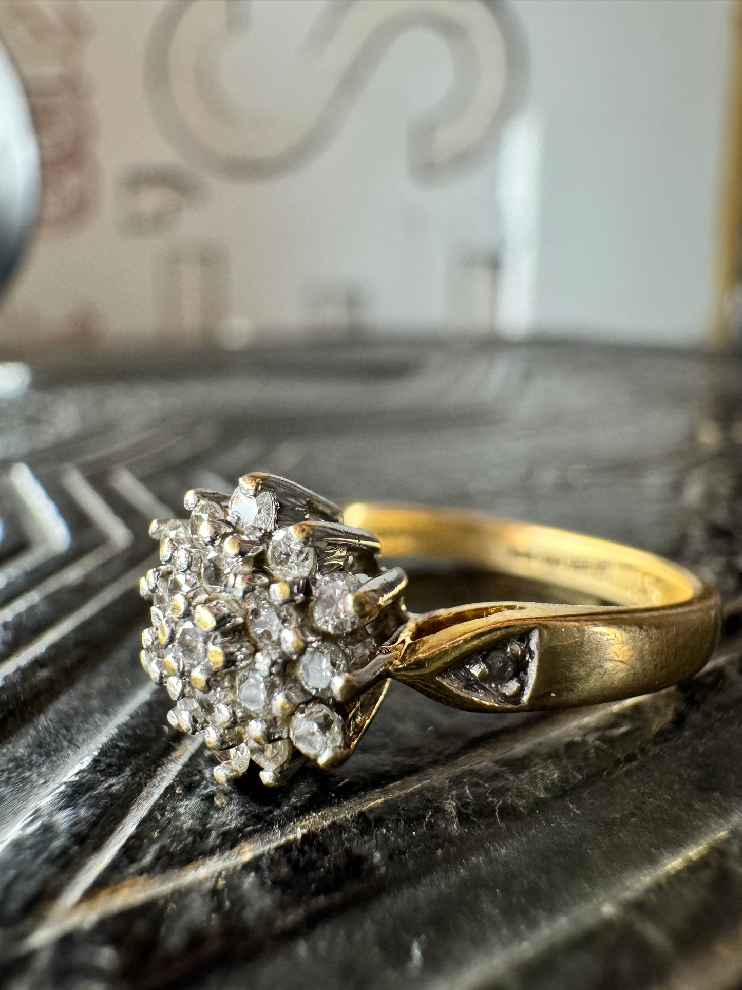 18ct Yellow Gold Diamond Cluster Ring