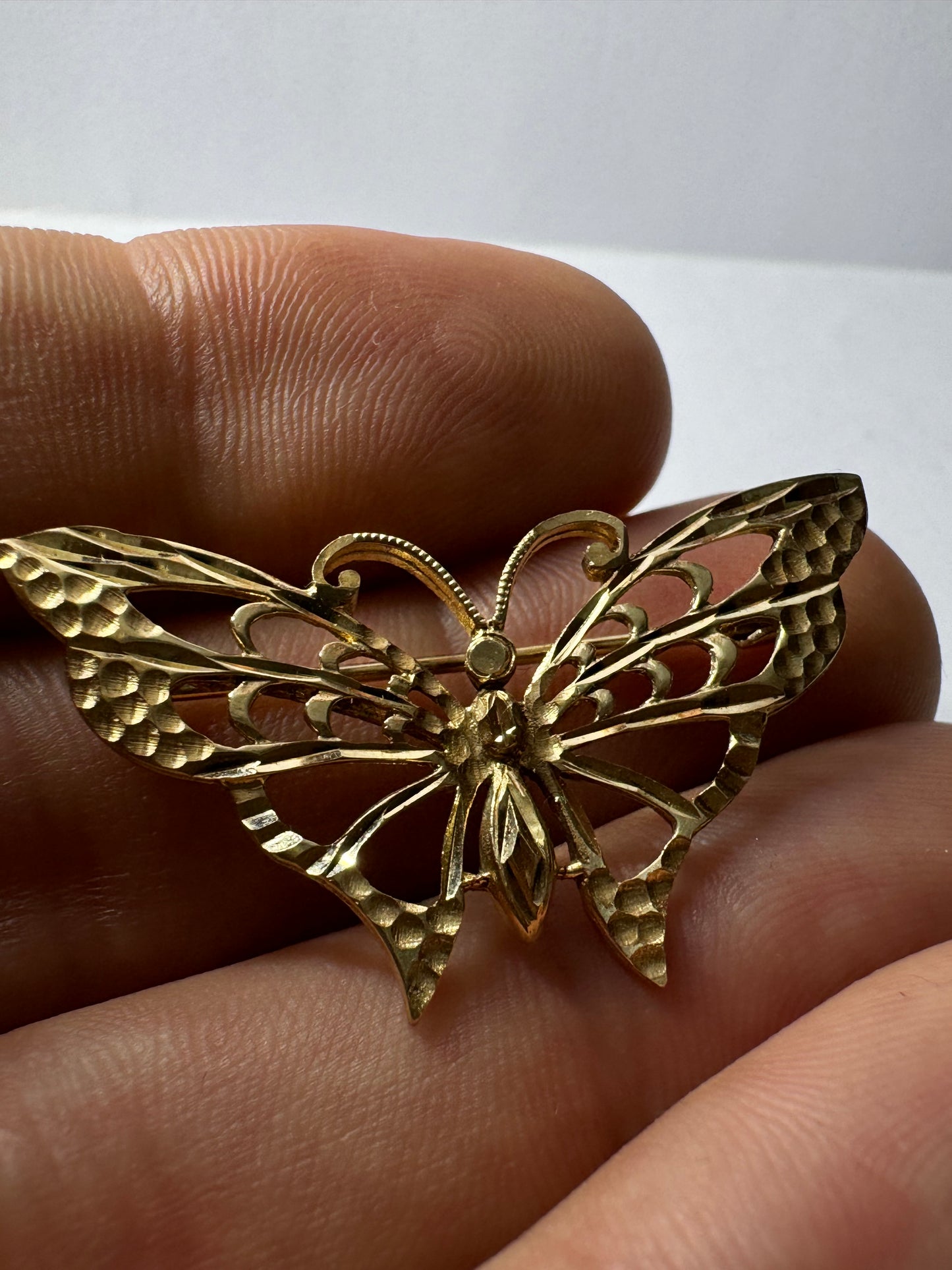 Vintage 9ct Yellow Gold Butterly