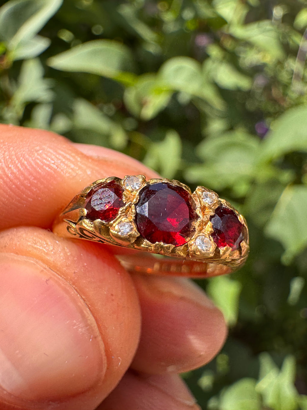 18ct Yellow Gold Garnet Ring