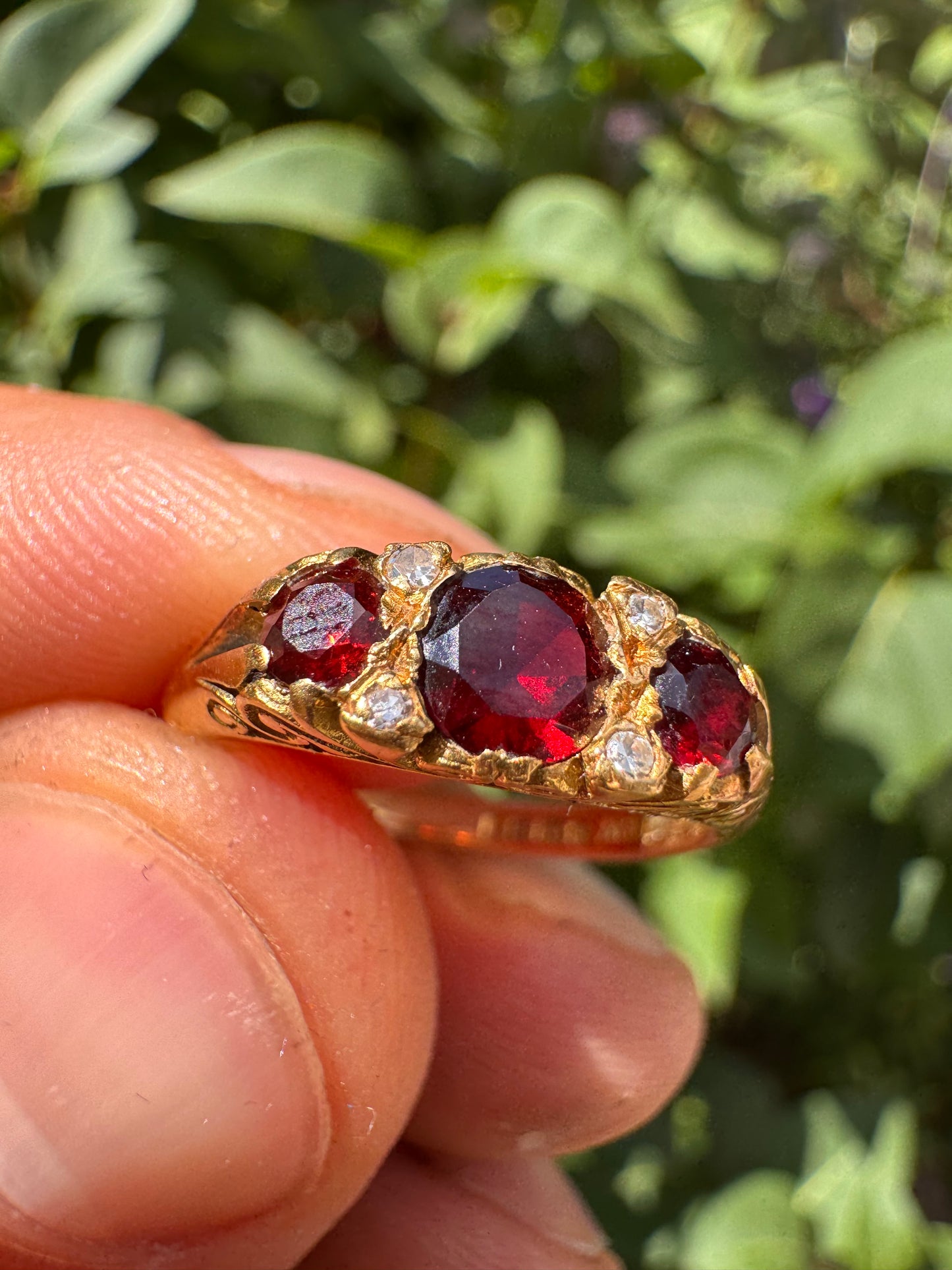 18ct Yellow Gold Garnet Ring
