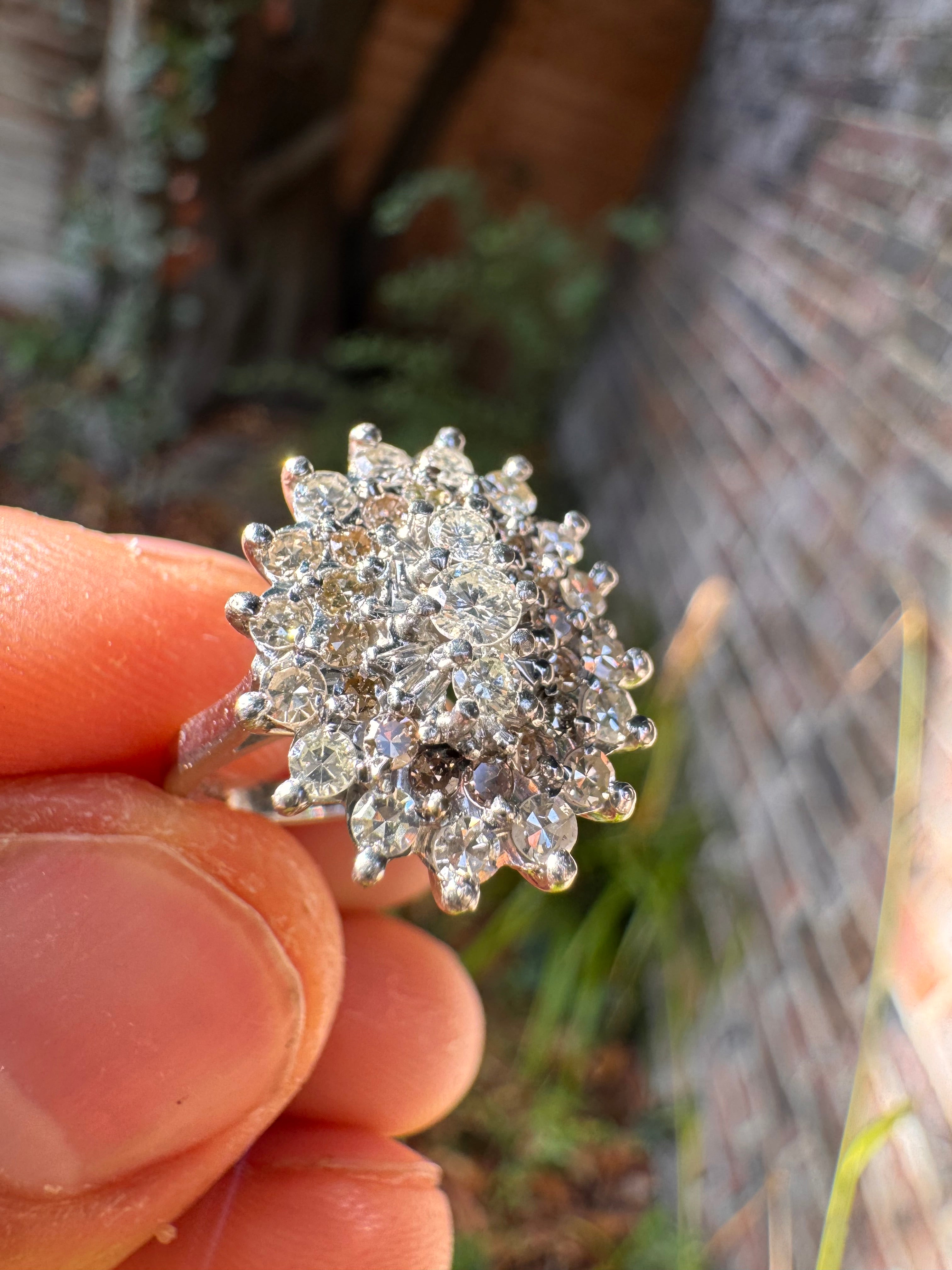 18ct (36) Natural Diamonds White Gold Ring