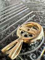 9ct Yellow Gold Cubic Zirconia (7 stone) Flower Pendant