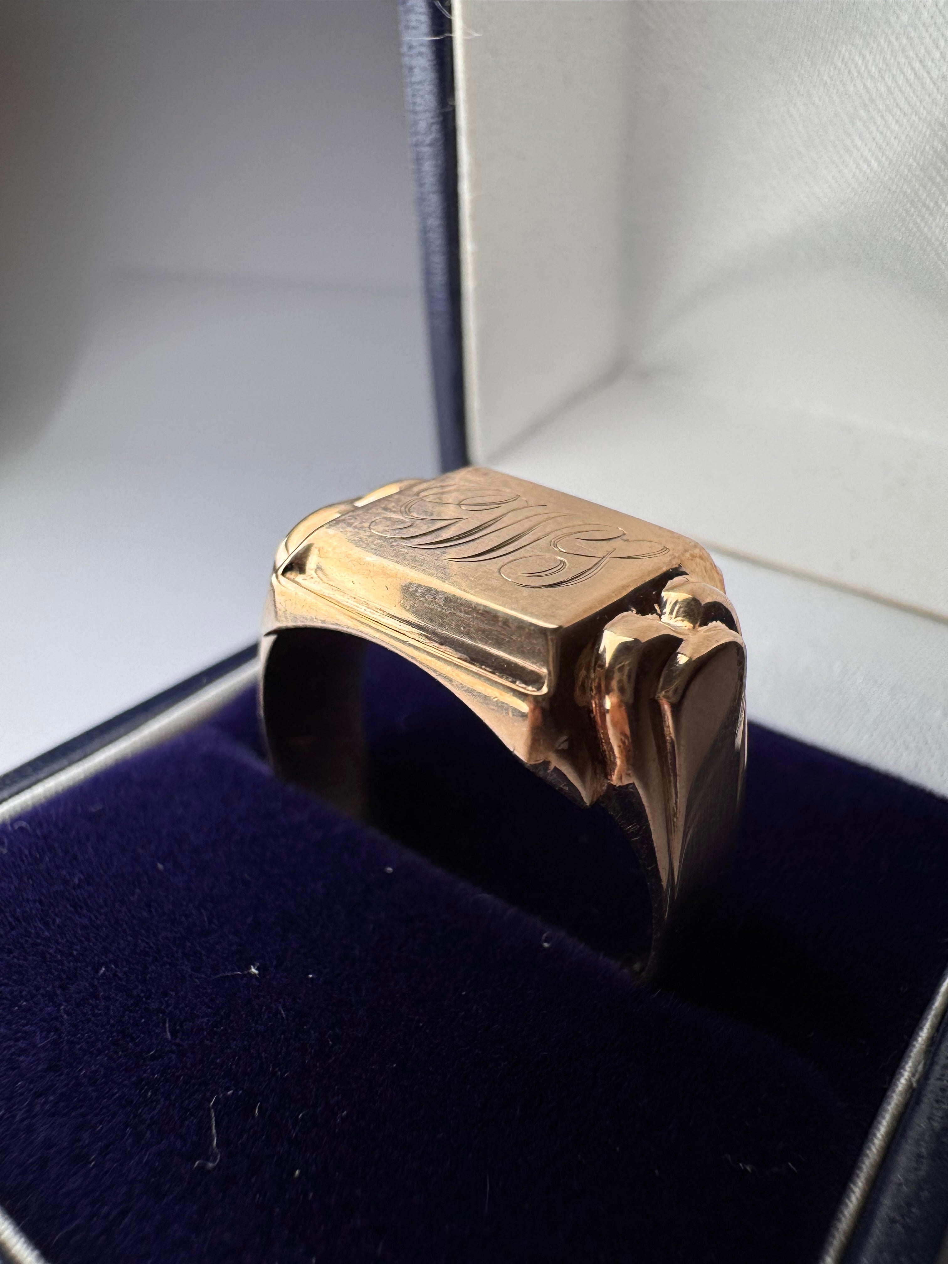 9ct Square Art Deco Style Yellow Gold Signet Ring