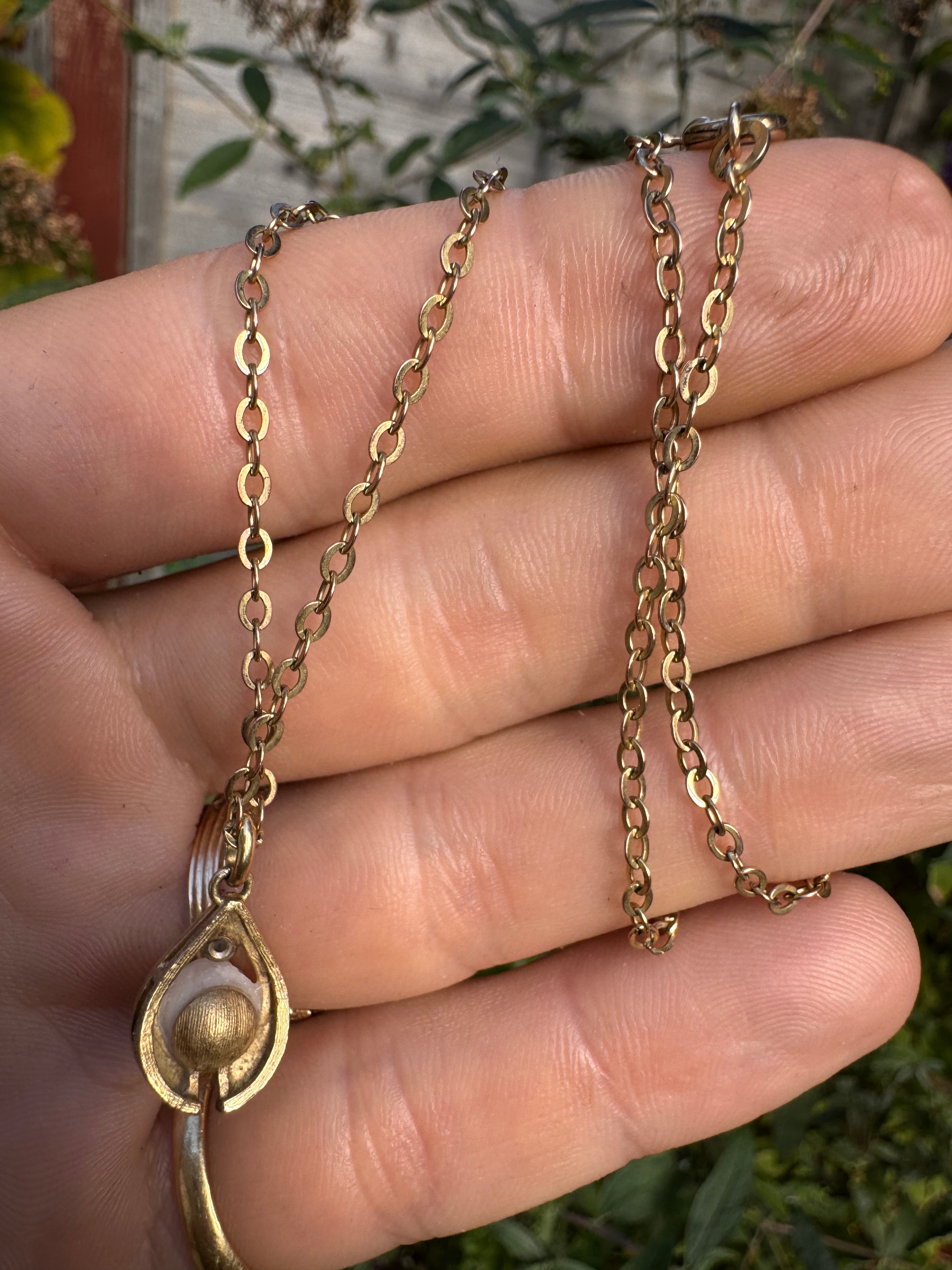 9ct Gold Pearl Diamond Pendant + 16in 9ct Gold Chain