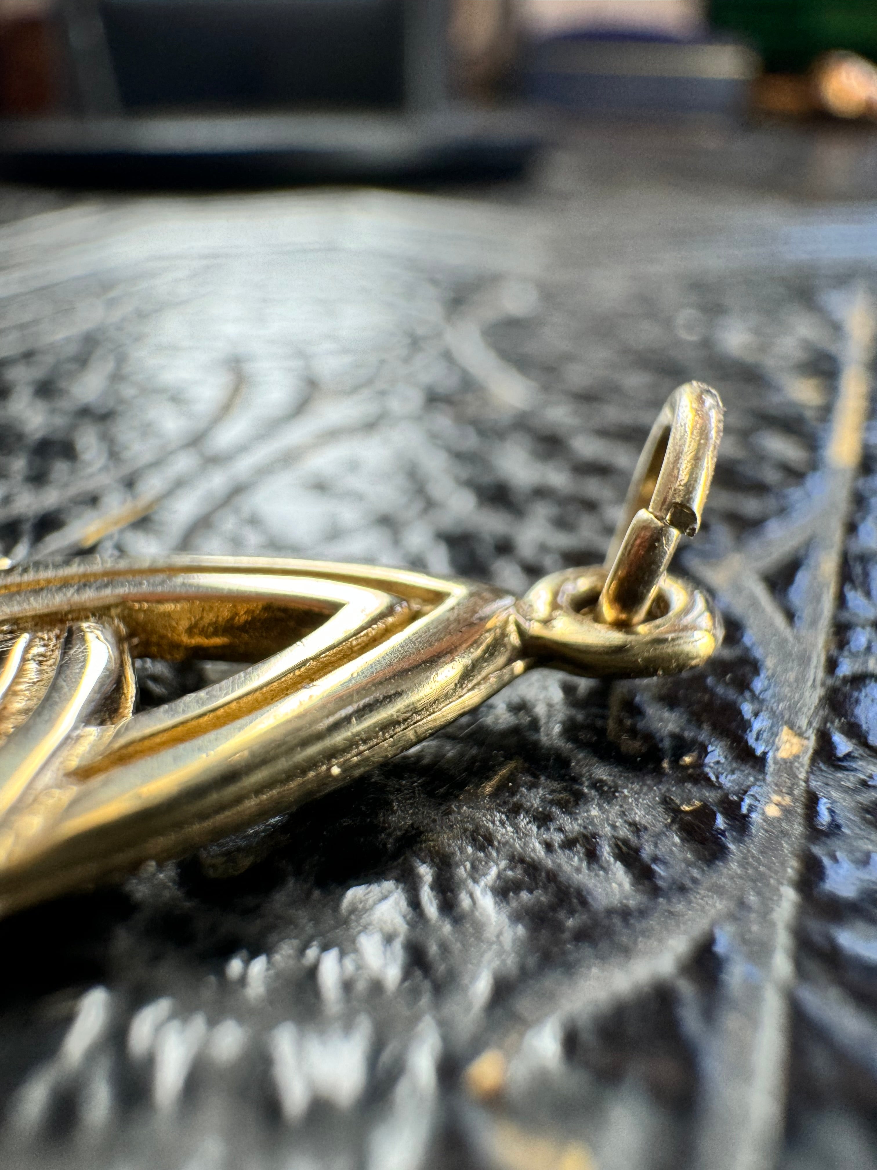 9ct Solid Yellow Gold Celtic Pendant