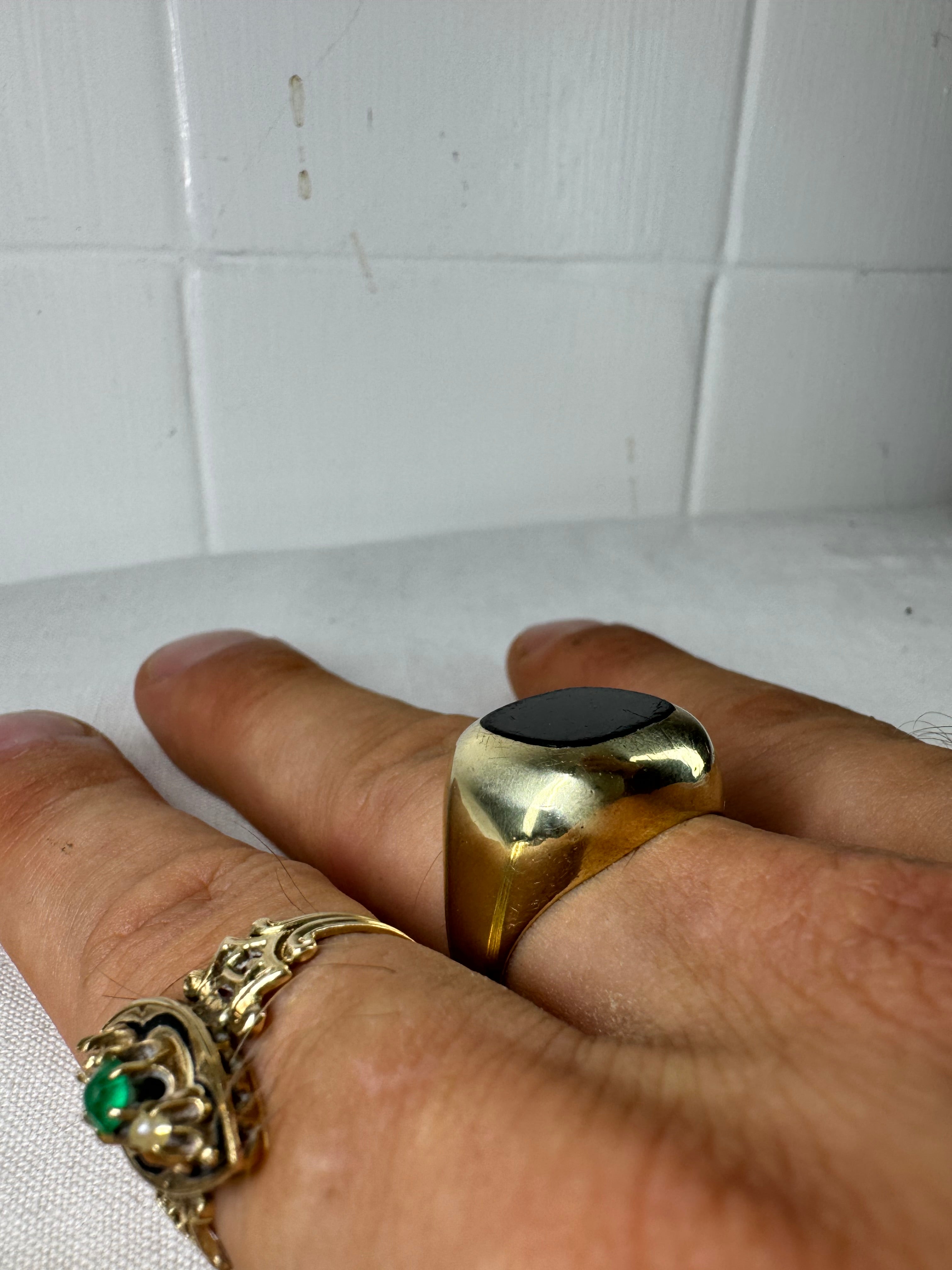 9ct Yellow Gold Onyx Ring