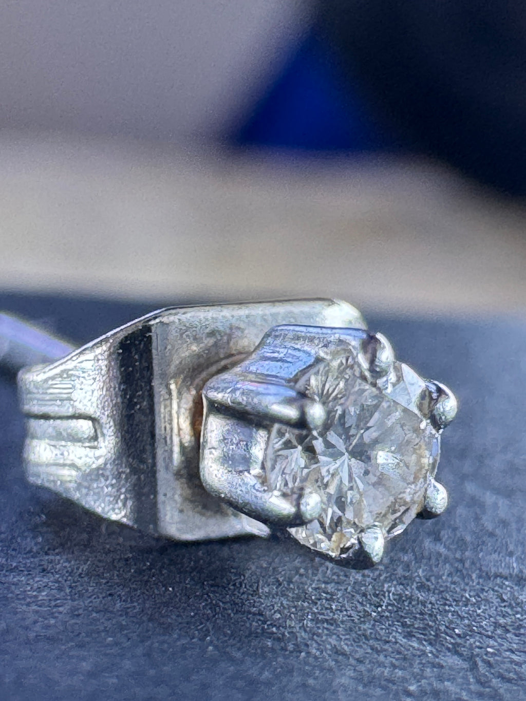 18ct White Gold Diamond Earrings 0.1ct (approx each)