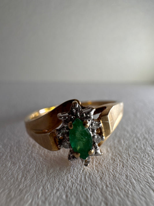 18ct Yellow Gold Emerald Diamond Ring