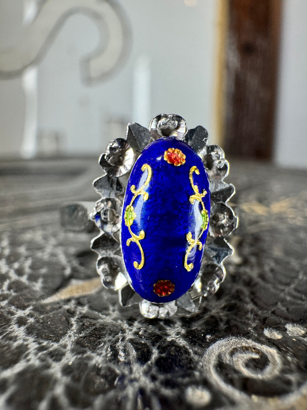 18ct White Gold Enamel Ring