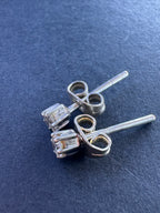 18ct White Gold Diamond Earrings 0.1ct (approx each)