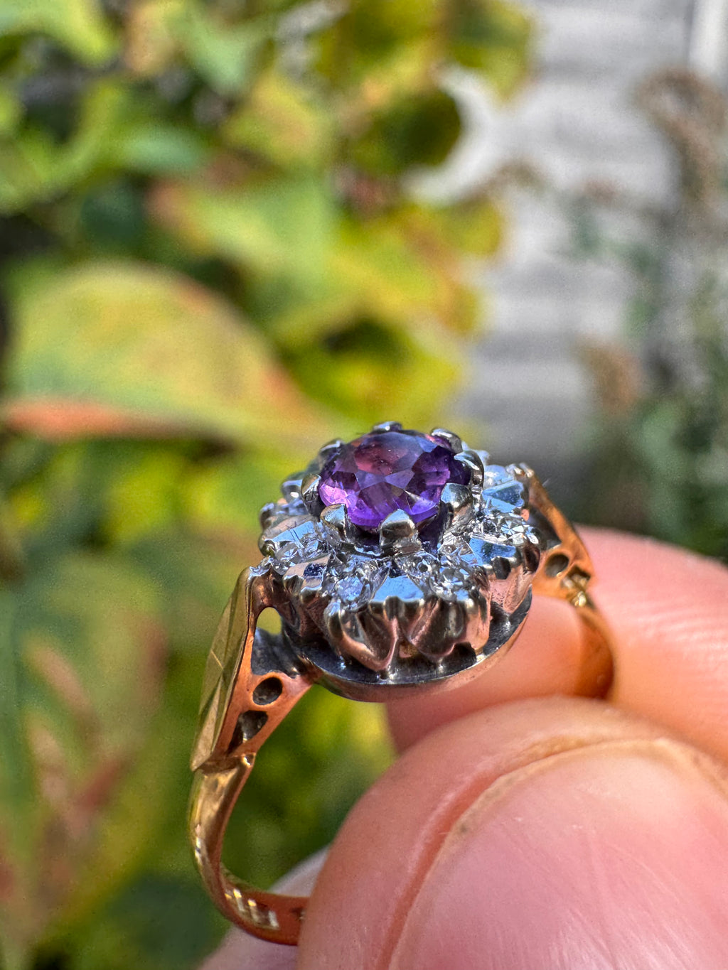 18ct Yellow Gold Amethyst Diamond Ring