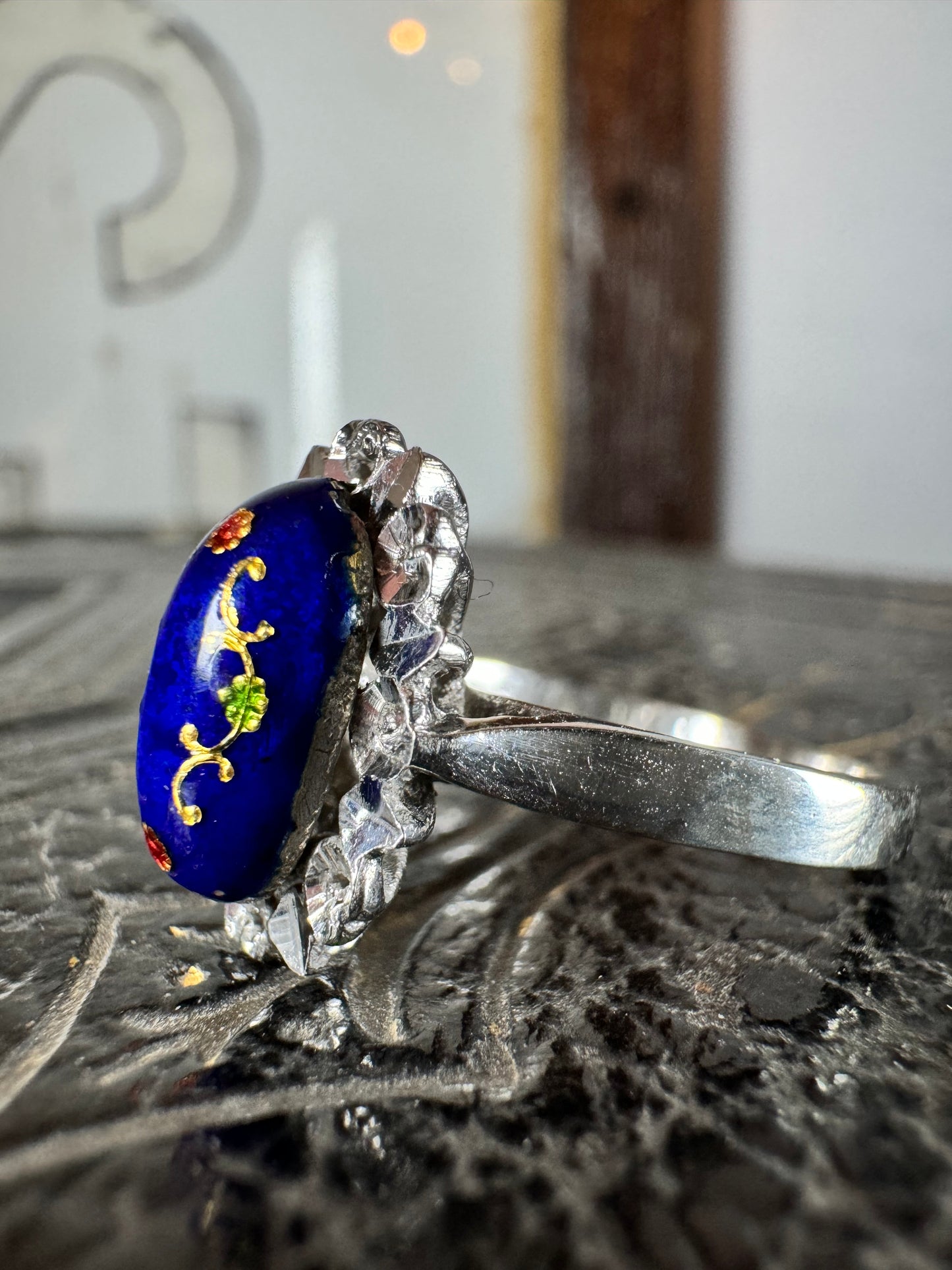 18ct White Gold Enamel Ring