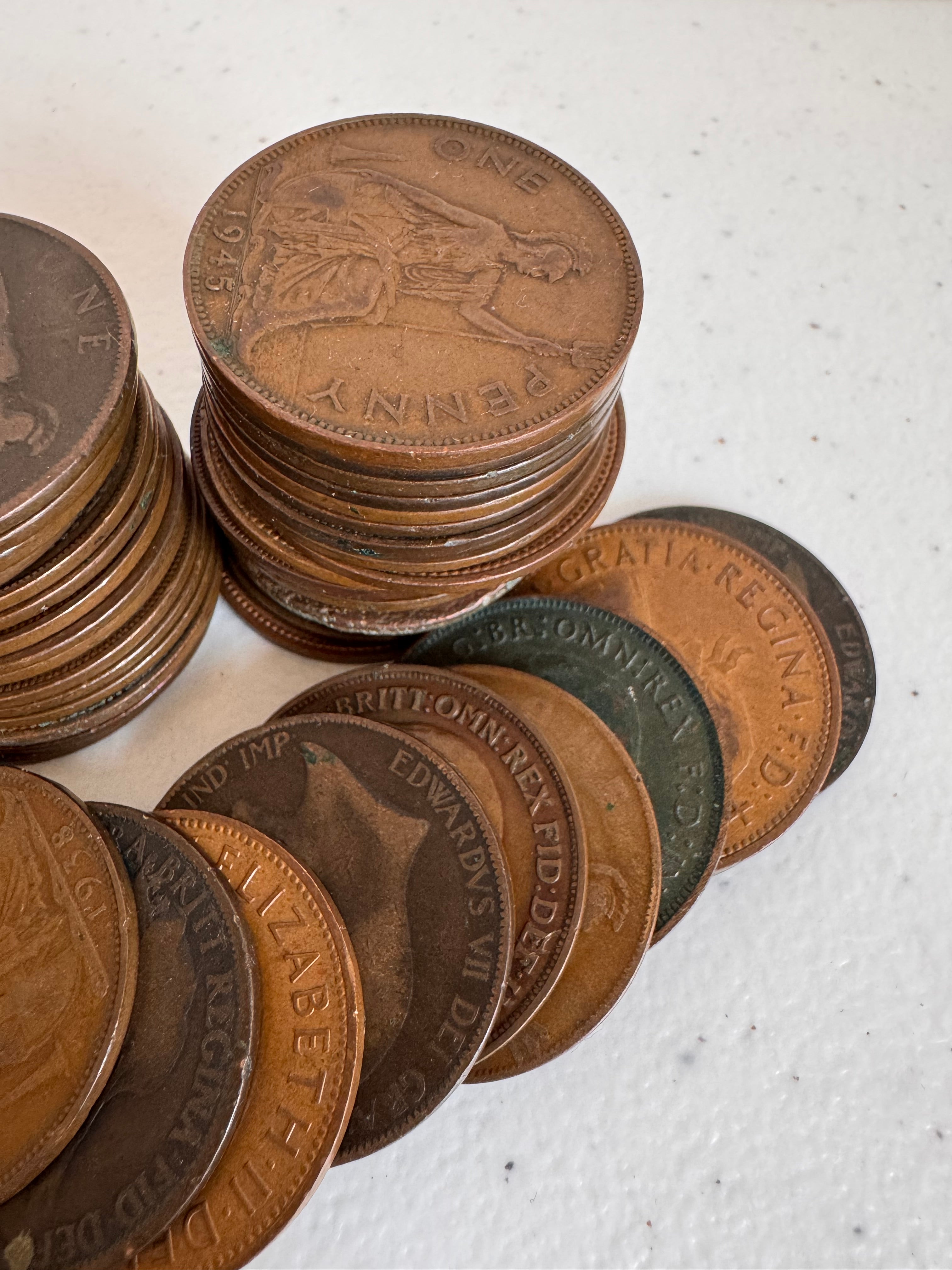 Lot 33: Old pennys Joblot (Estimate £5)