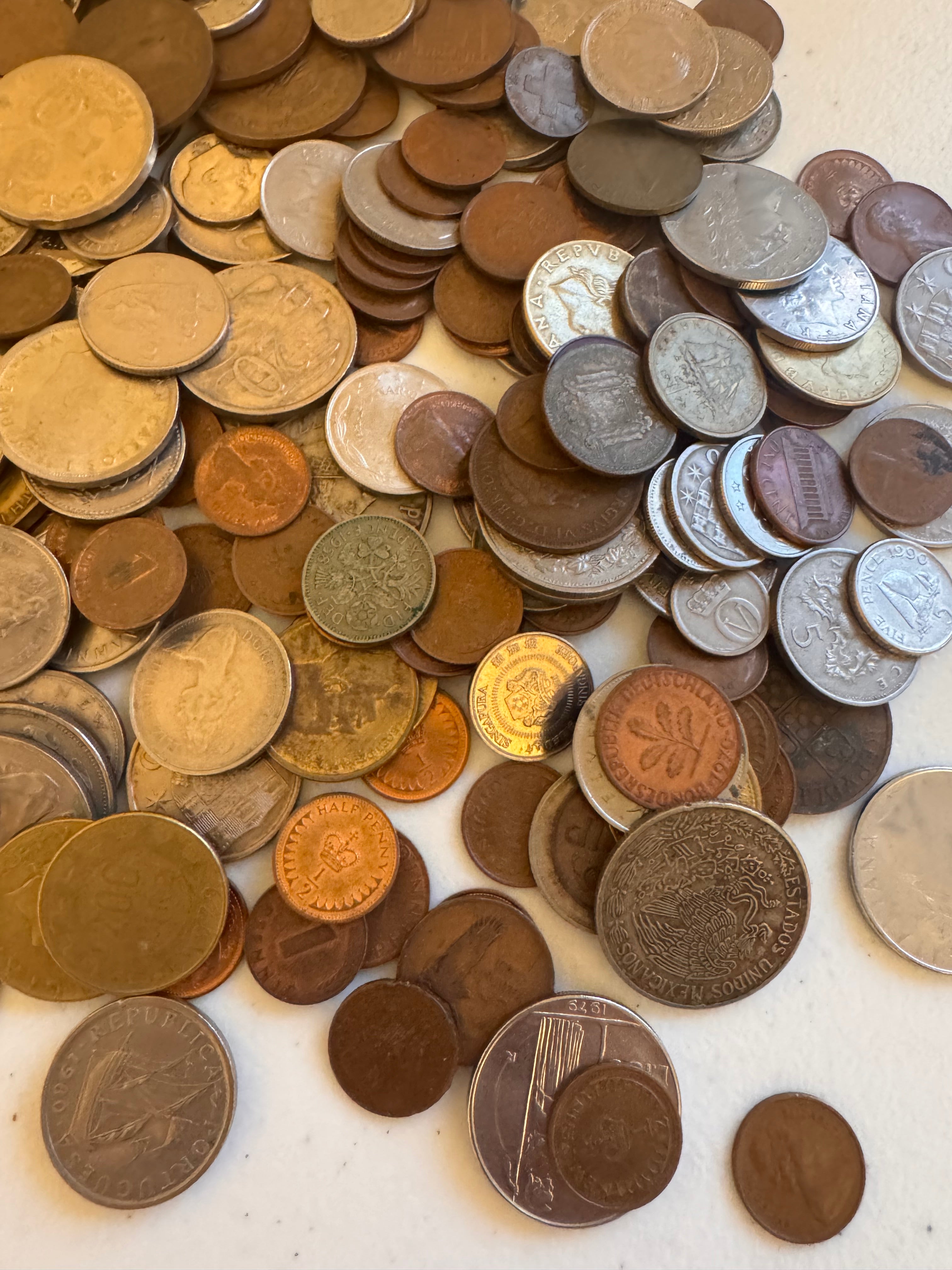 Lot 61: Random coins (Estimate £10-20)