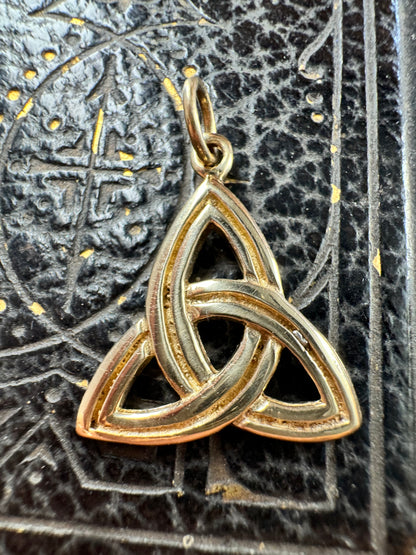 9ct Solid Yellow Gold Celtic Pendant
