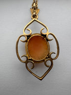 9ct Gold Cameo Pendant + 16in 9ct Gold Chain